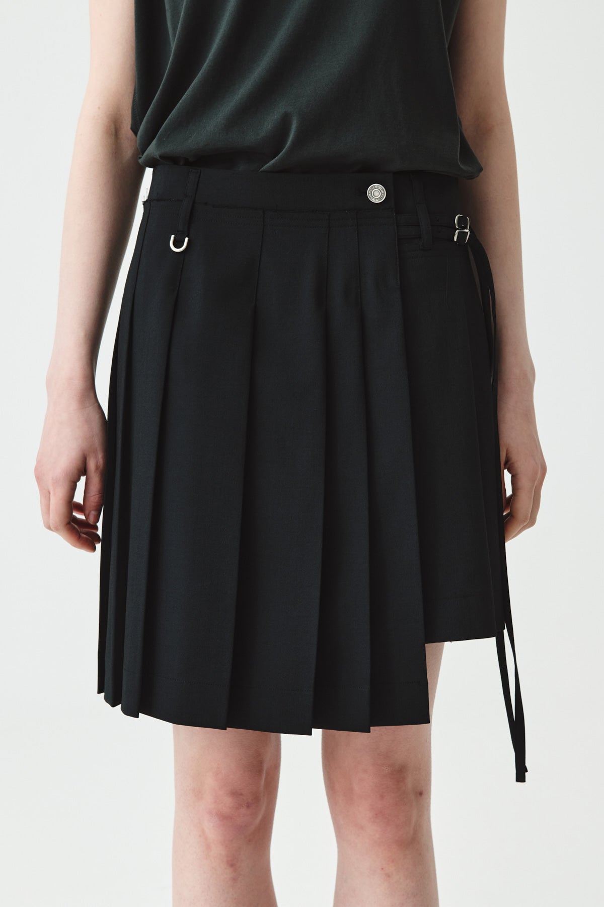 [matinkim] Unbalance Pleats Belted Mini Skirt IN Black