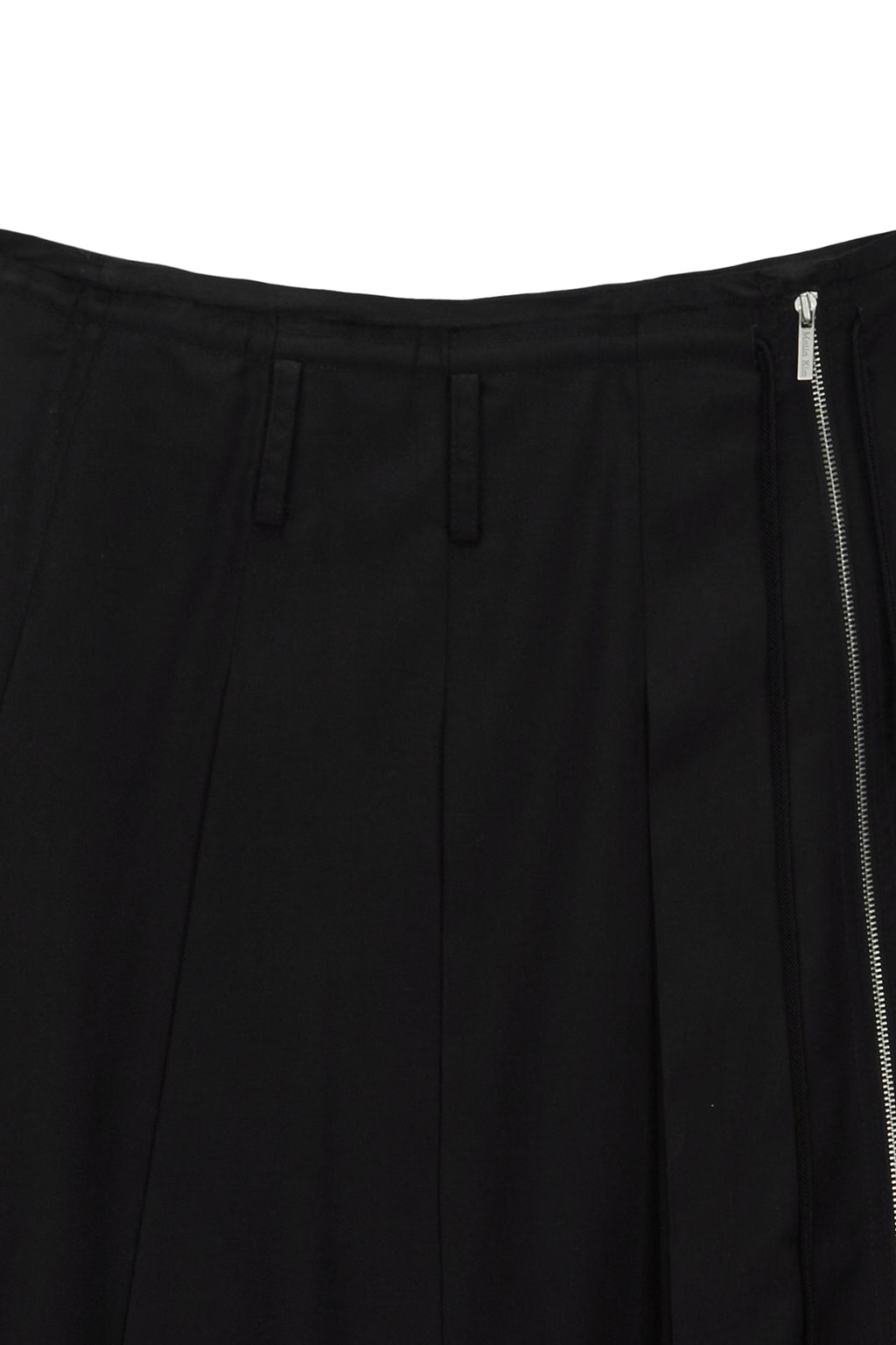 [matinkim] STRING POINT LAYERED PLEATS SKIRT IN BLACK