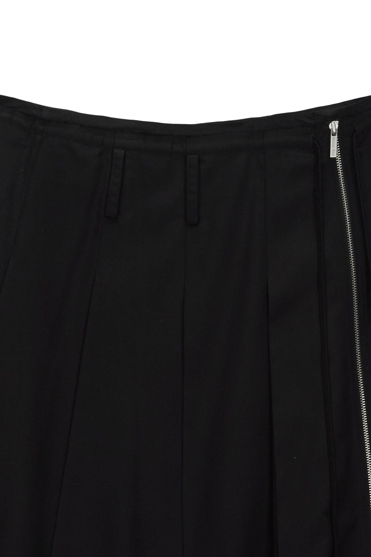 [matinkim] STRING POINT LAYERED PLEATS SKIRT IN BLACK