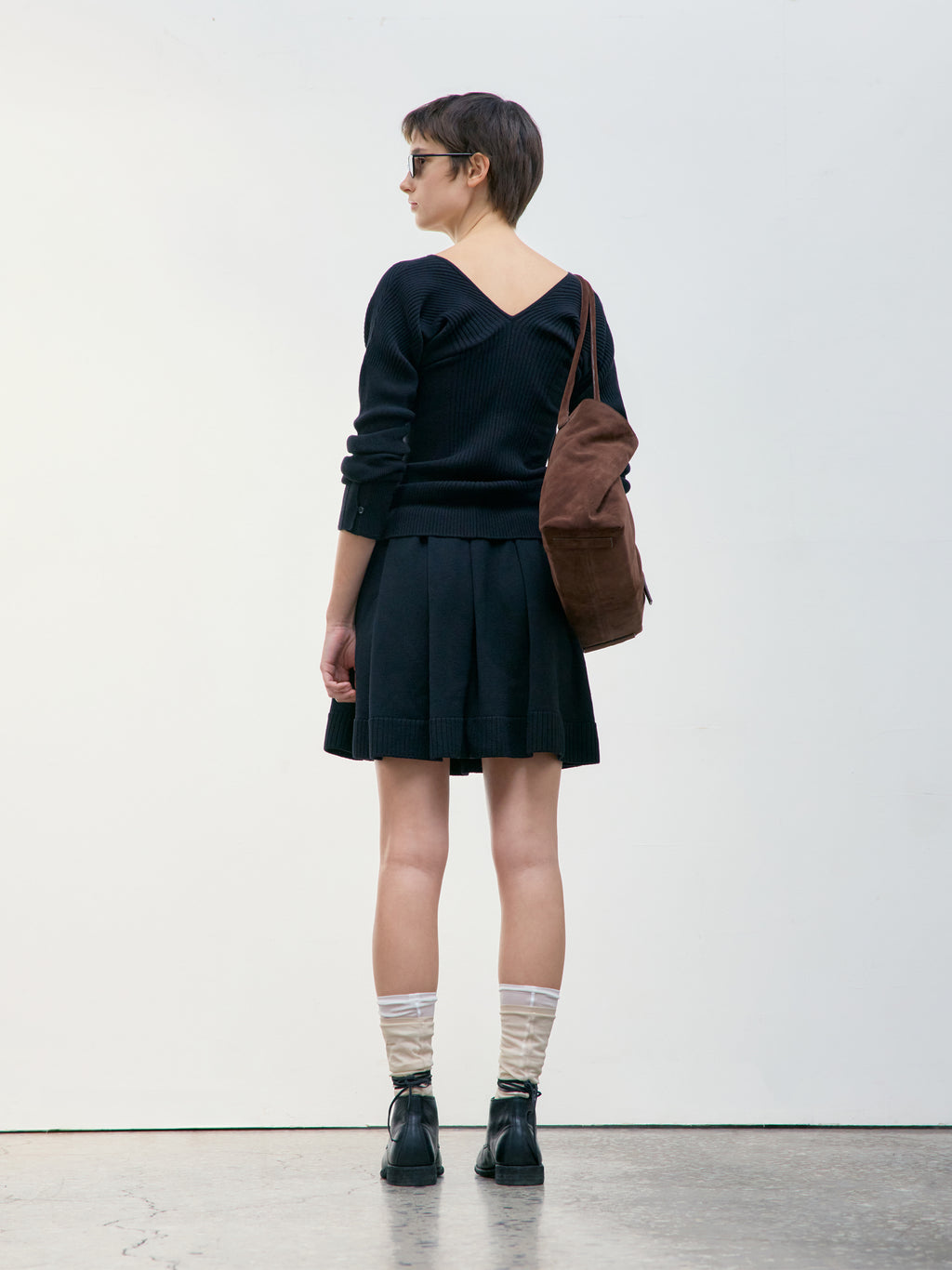 Low Classic Pleated Knit Mini Skirt Black