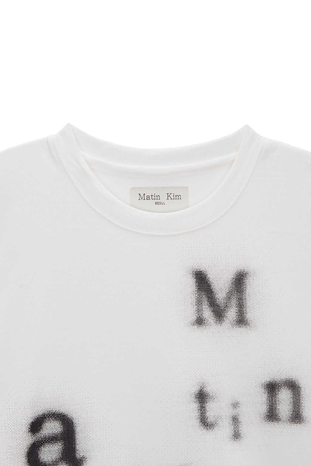 [matinkim] BLURRED LOGO CROP TOP IN WHITE