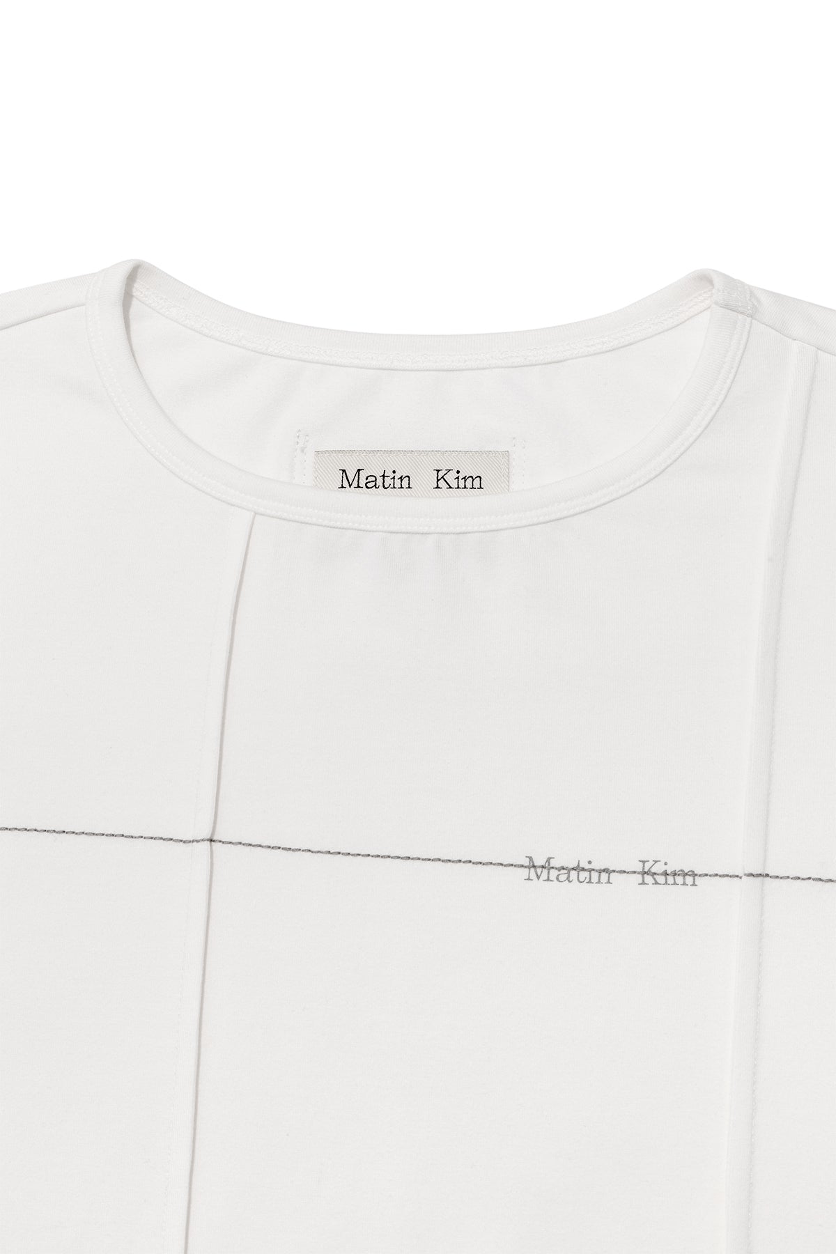 [matinkim] TUCK DETAIL SMALL LOGO TOP IN WHITE