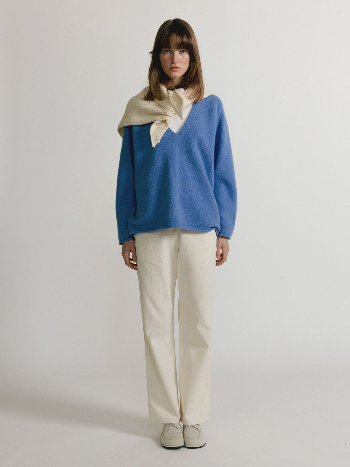 Nothing Written Cerin deep v-neck pullover (Blue)