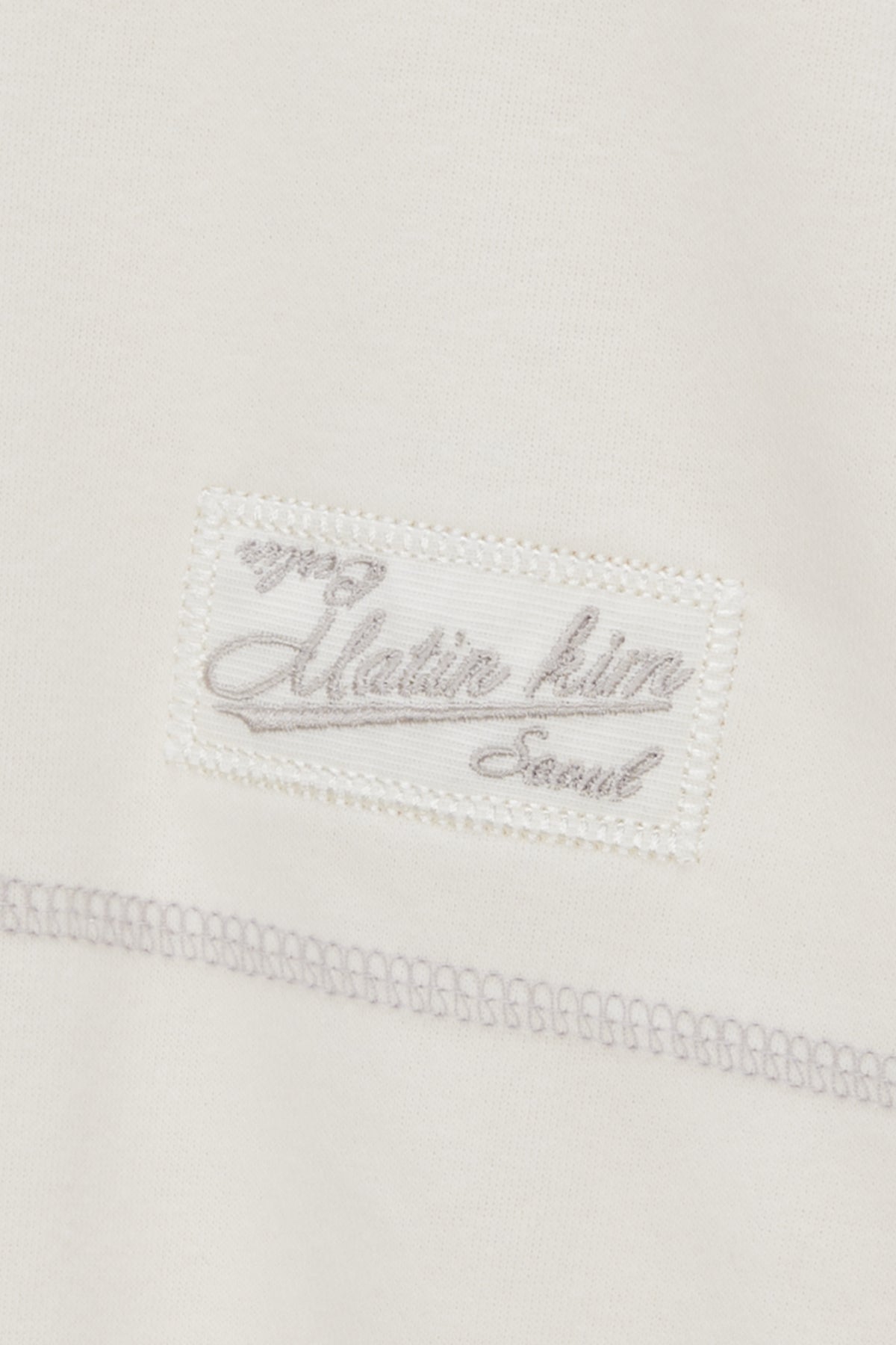 [matinkim] STITCH LABEL SWEATSHIRT IN IVORY