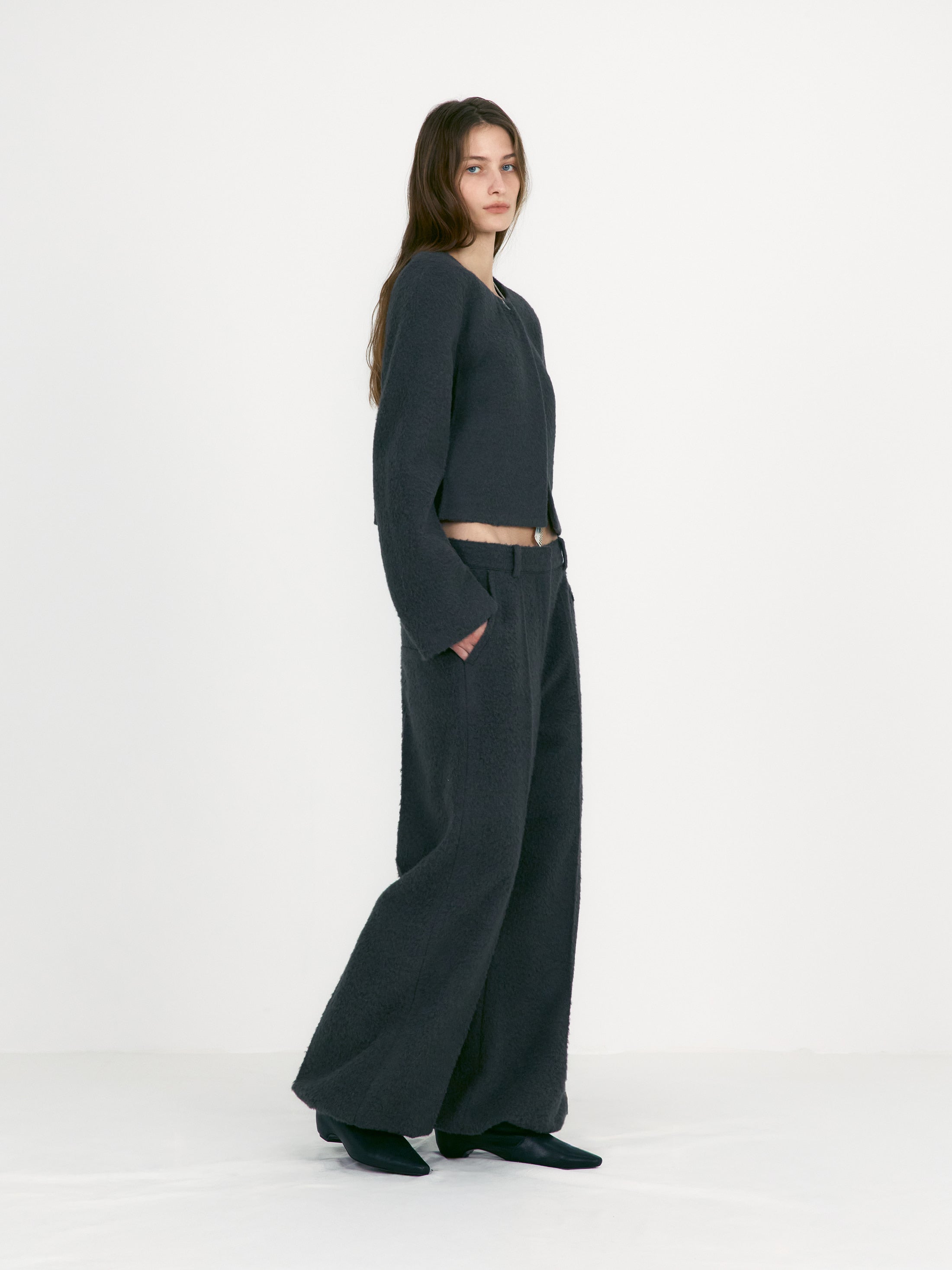 [low_classic] Hairy Boucle Wool Short Jacket
Greyish Purple