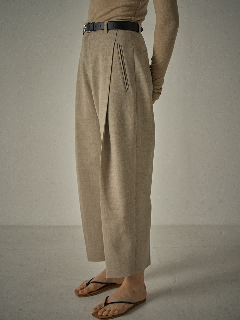 Facade Pattern Round Wool Pants oatmeal