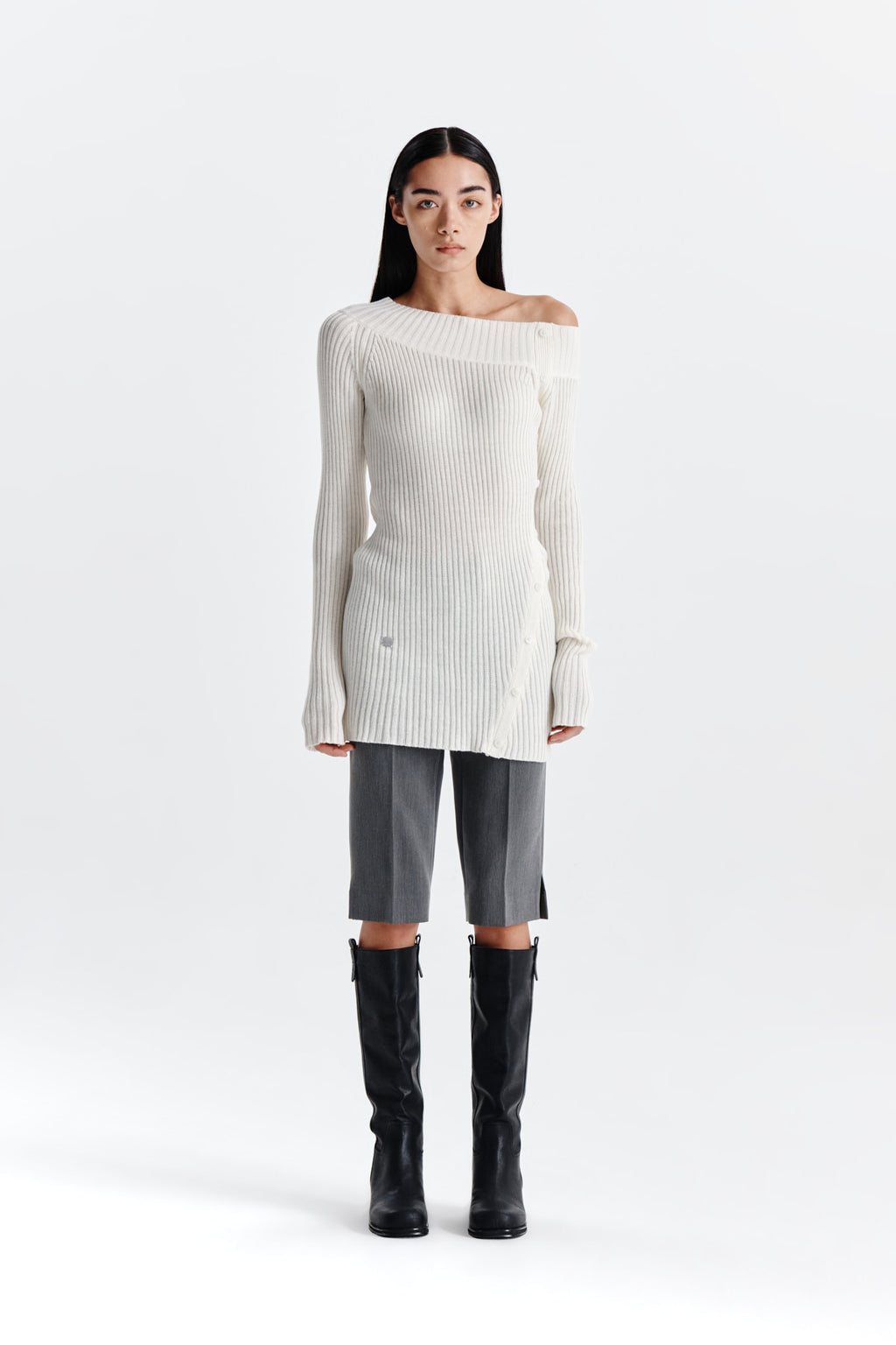 [matinkim] CAPRI SLIT PANTS IN GREY