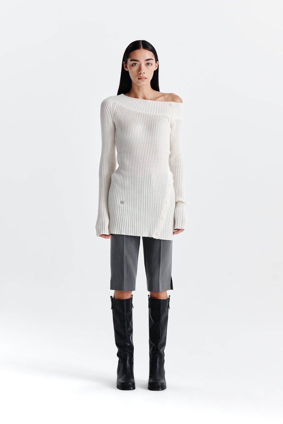 [matinkim] CAPRI SLIT PANTS IN GREY