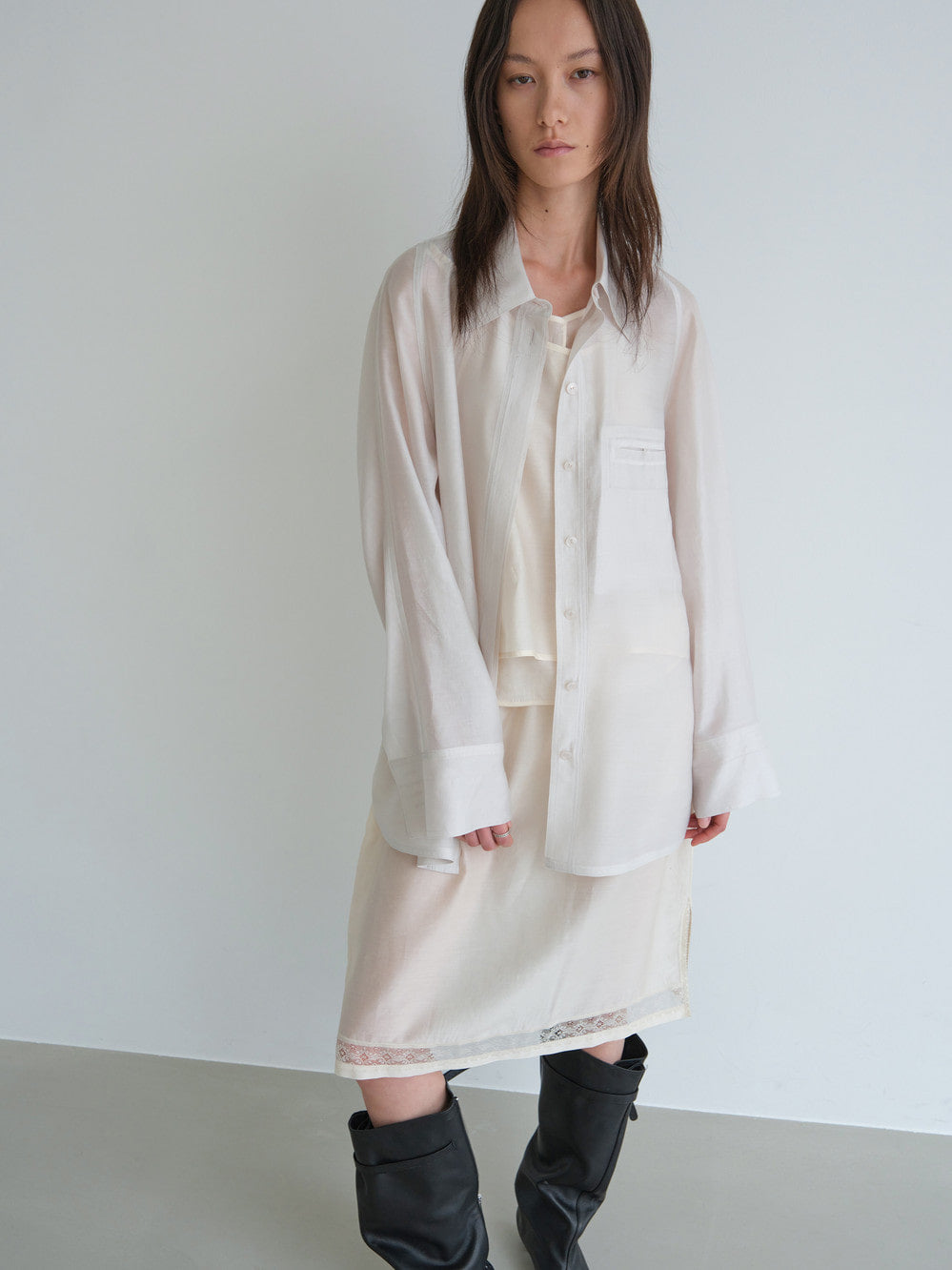[Low Classic] See-Through Back Strap Shirt_Light Grey