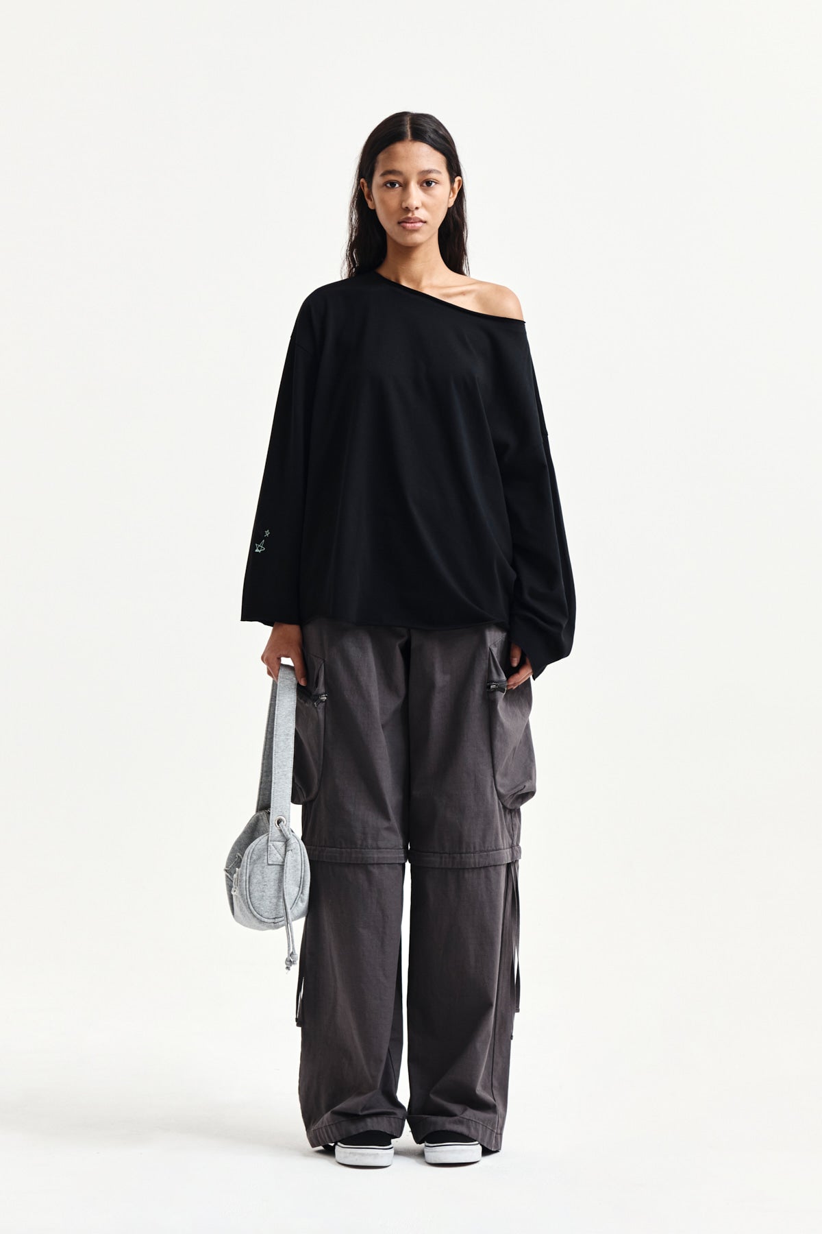 [matinkim] DETACHABLE CARGO PANTS IN CHARCOAL