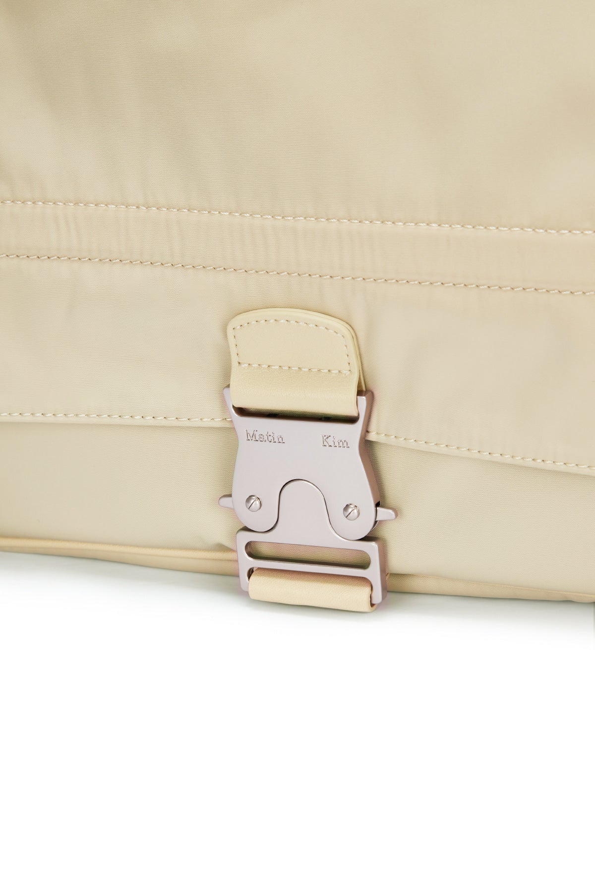 [matinkim] BUCKLE BAG IN BEIGE