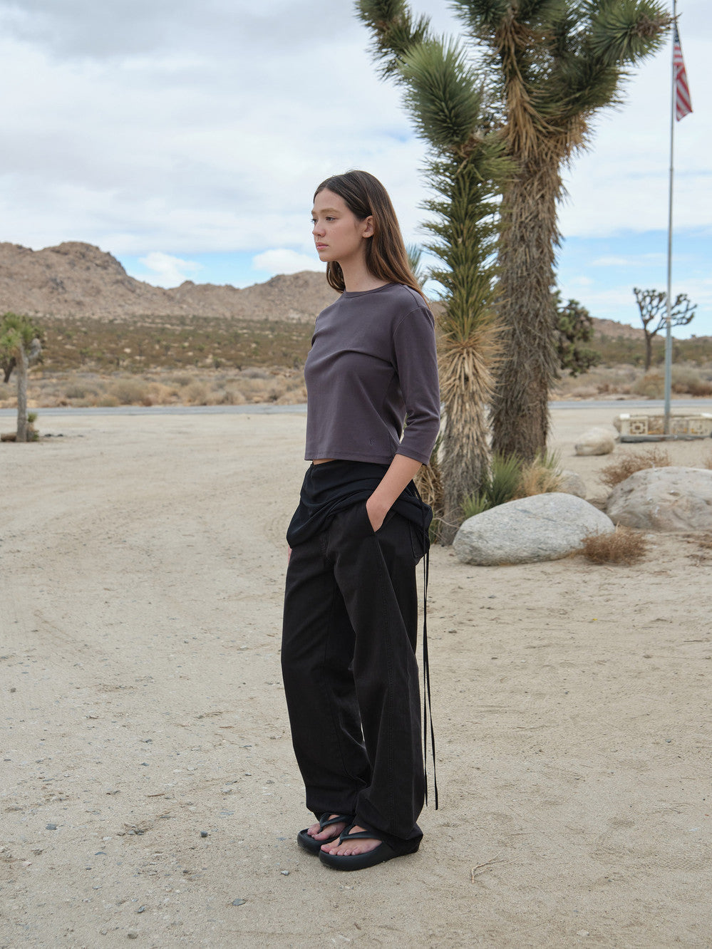 Low Classic Washed Cotton Straight-Fit Pants Black