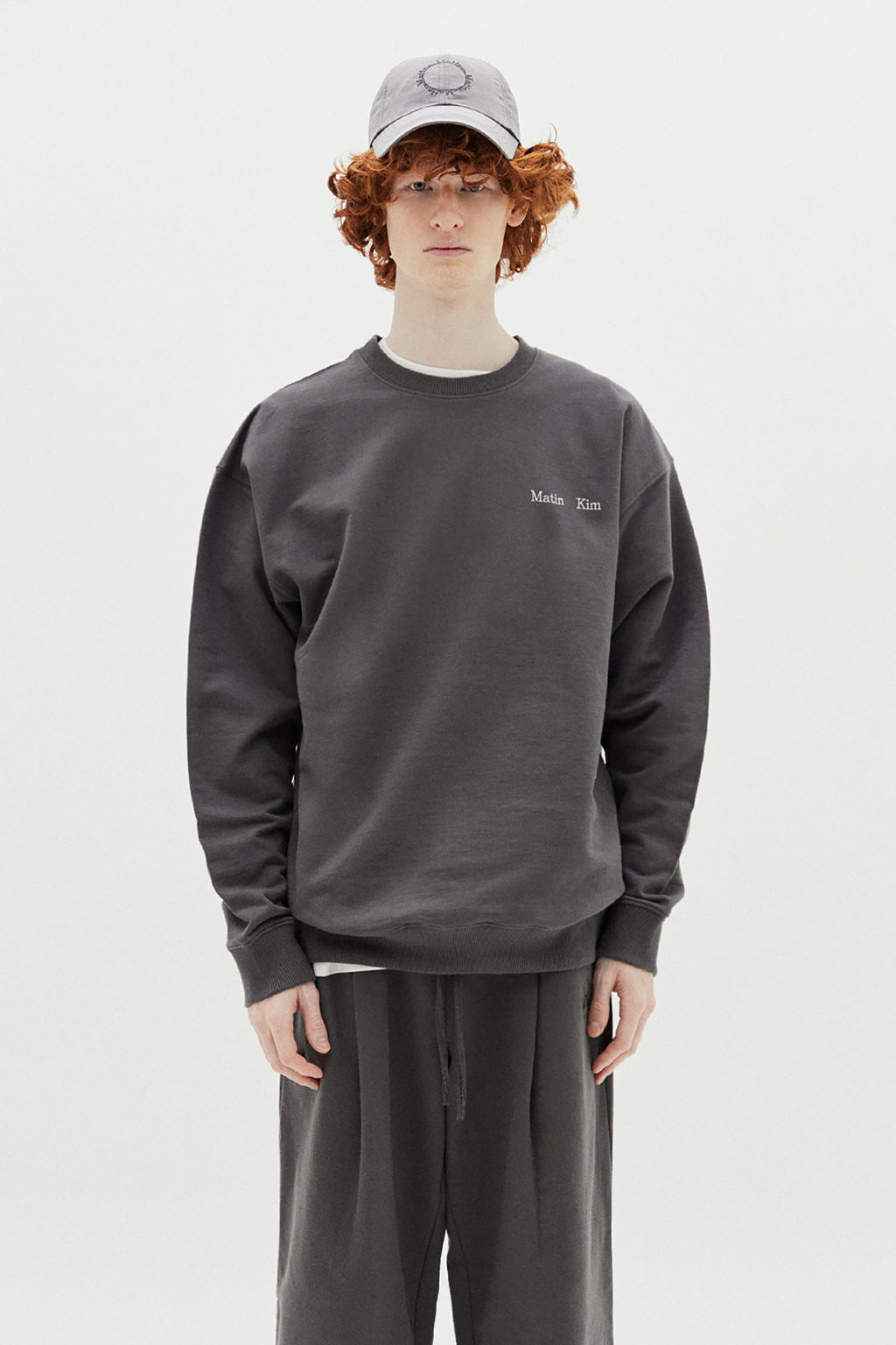 [matinkim] CRISP LOGO BALL CAP IN SILVER