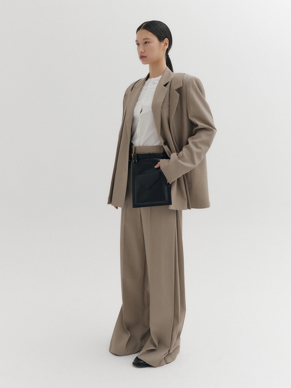 EENK Side Tuck Pants - Beige