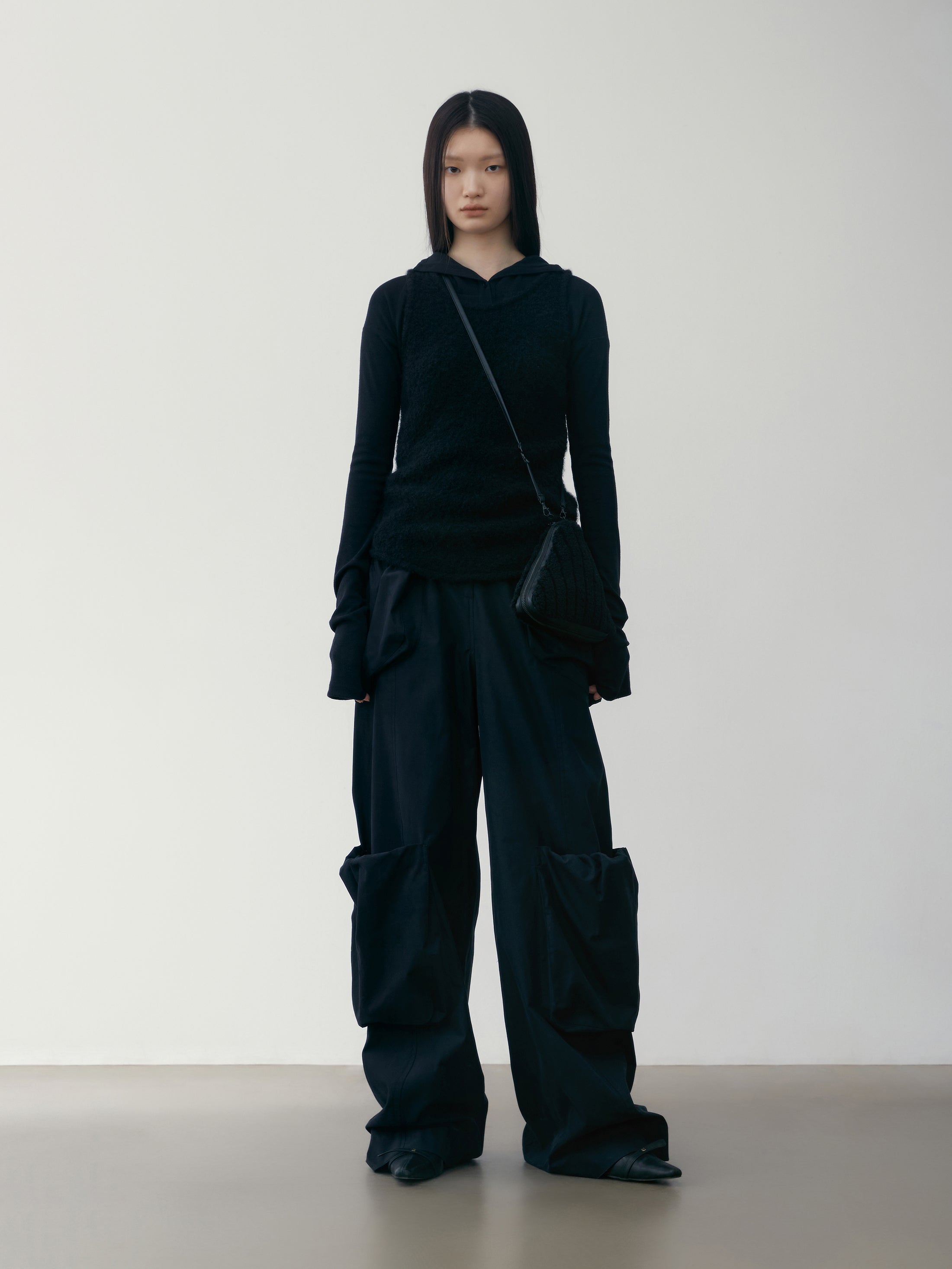 [low_classic] BUBBLE POCKET PANTS
BLACK