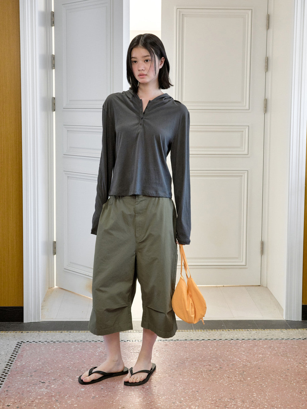 Low Classic Sheer Hooded Tee Charcoal