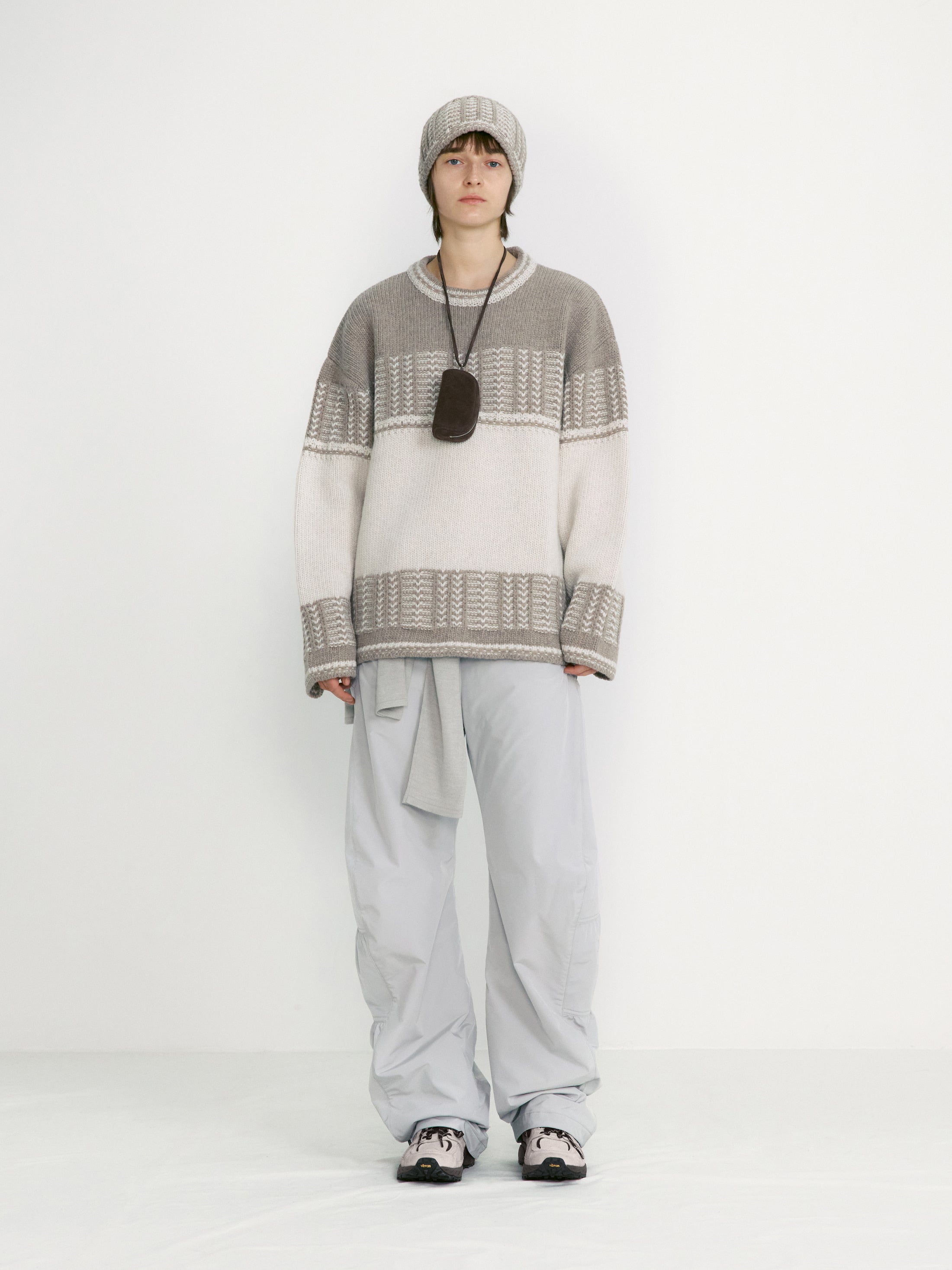 [low_classic] Jacquard Knit Sweater
Beige