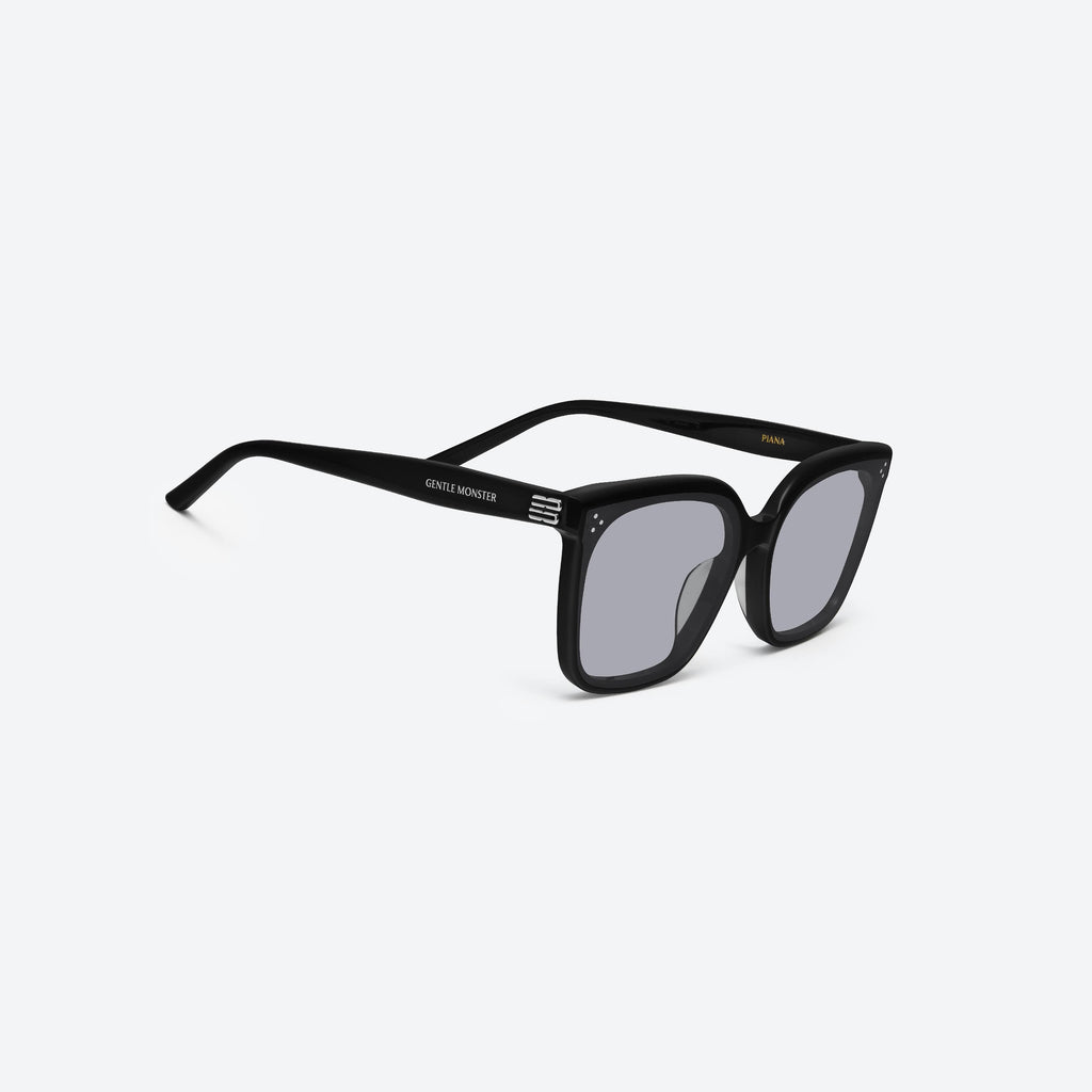 Gentle Monster Piana 01(G) Sunglasses in black, showcasing authentic Korean designer fashion.