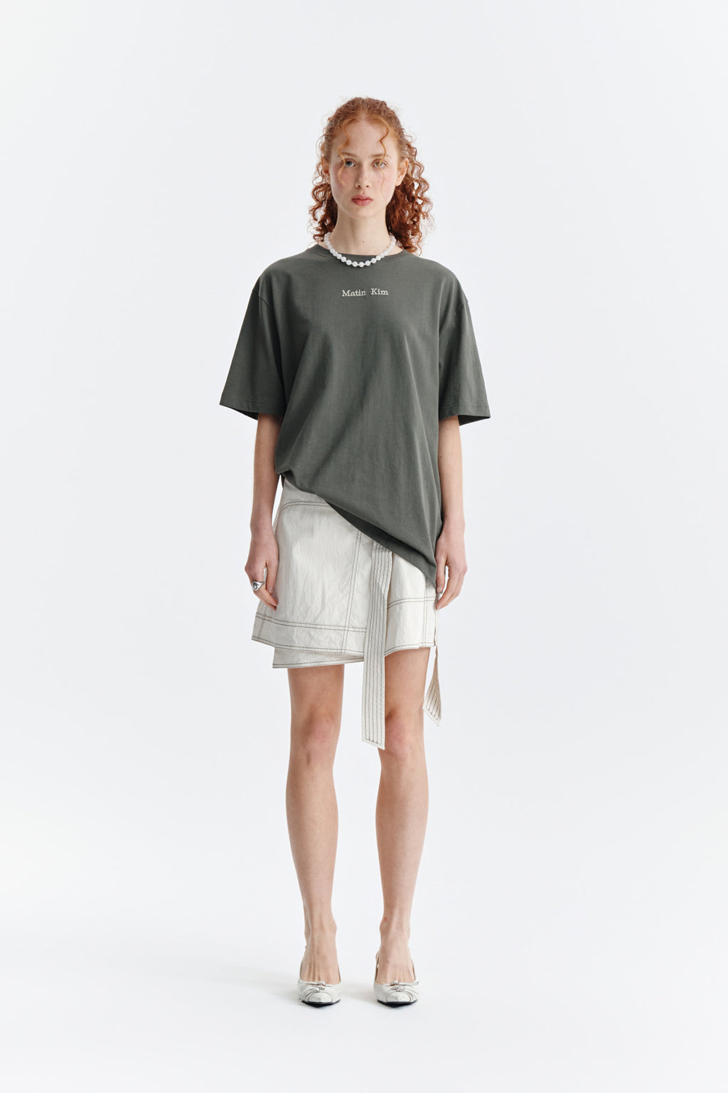 [matinkim] EMBROIDERY SMALL LOGO OVERSIZE TOP IN KHAKI