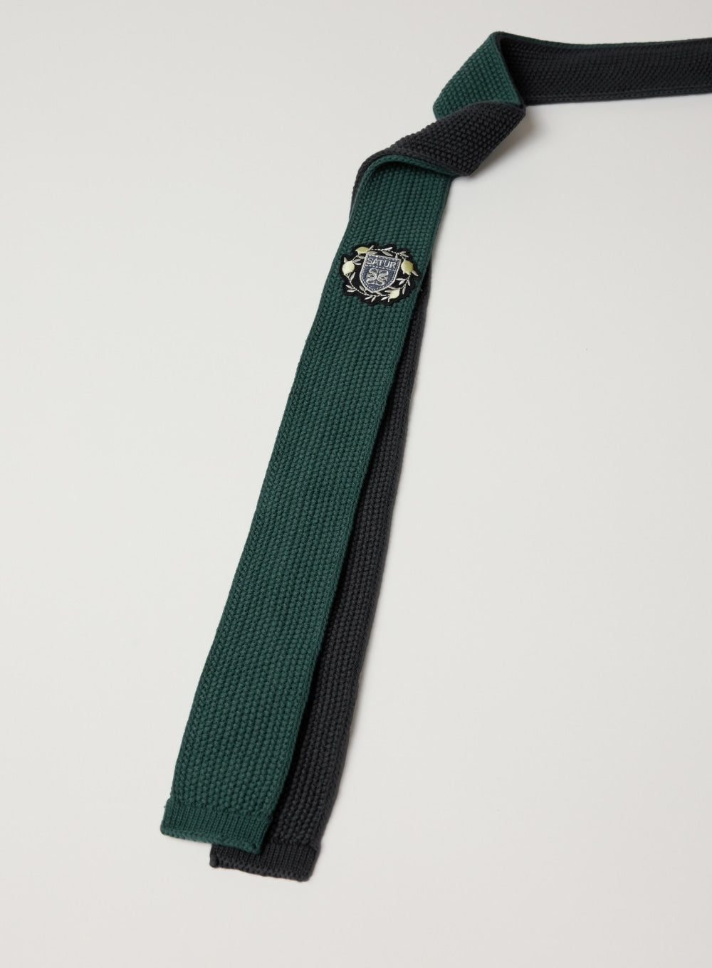Satur Crest Logo Knit Tie - Charcoal