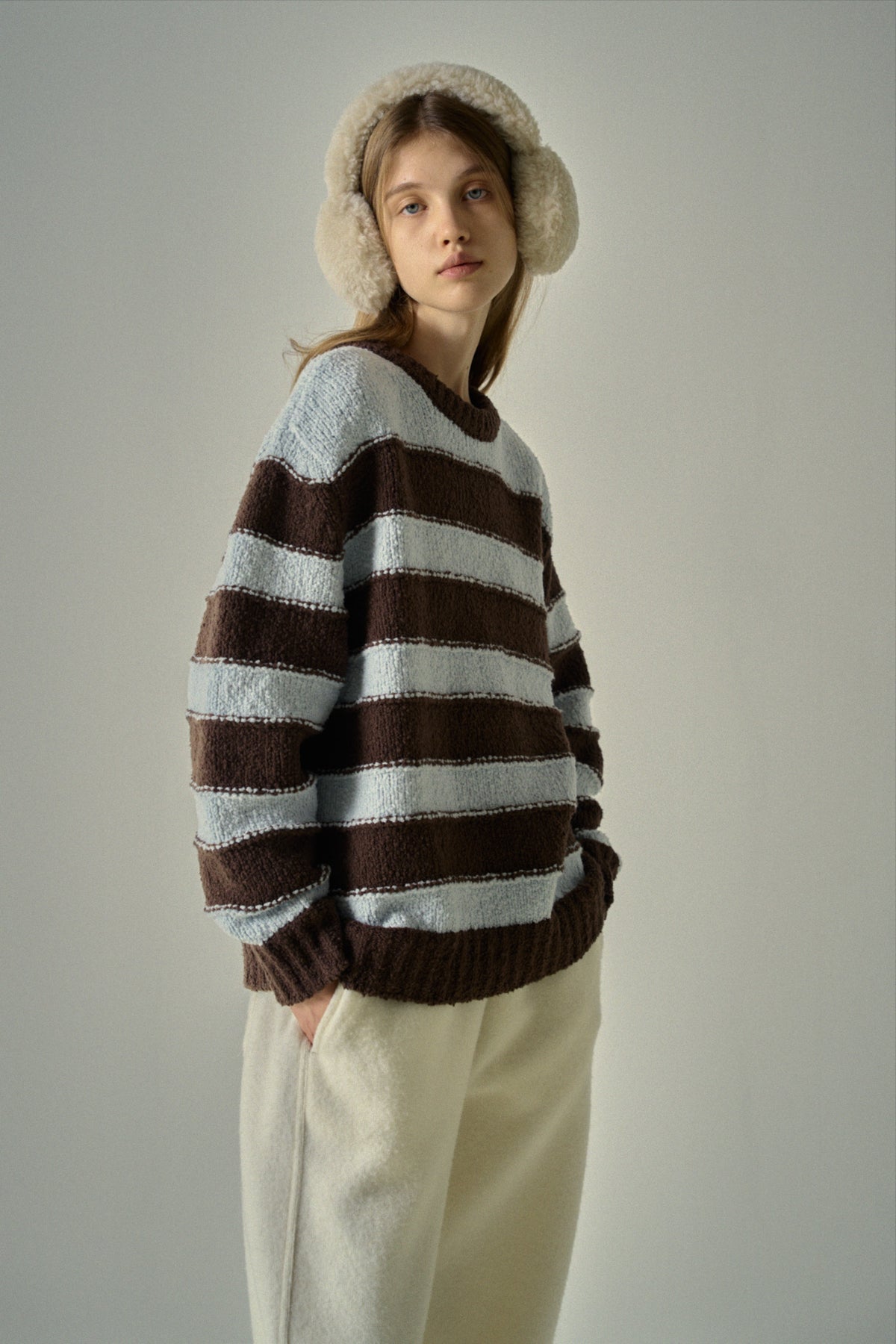 Facade Pattern Lambswool Earmuffs cream