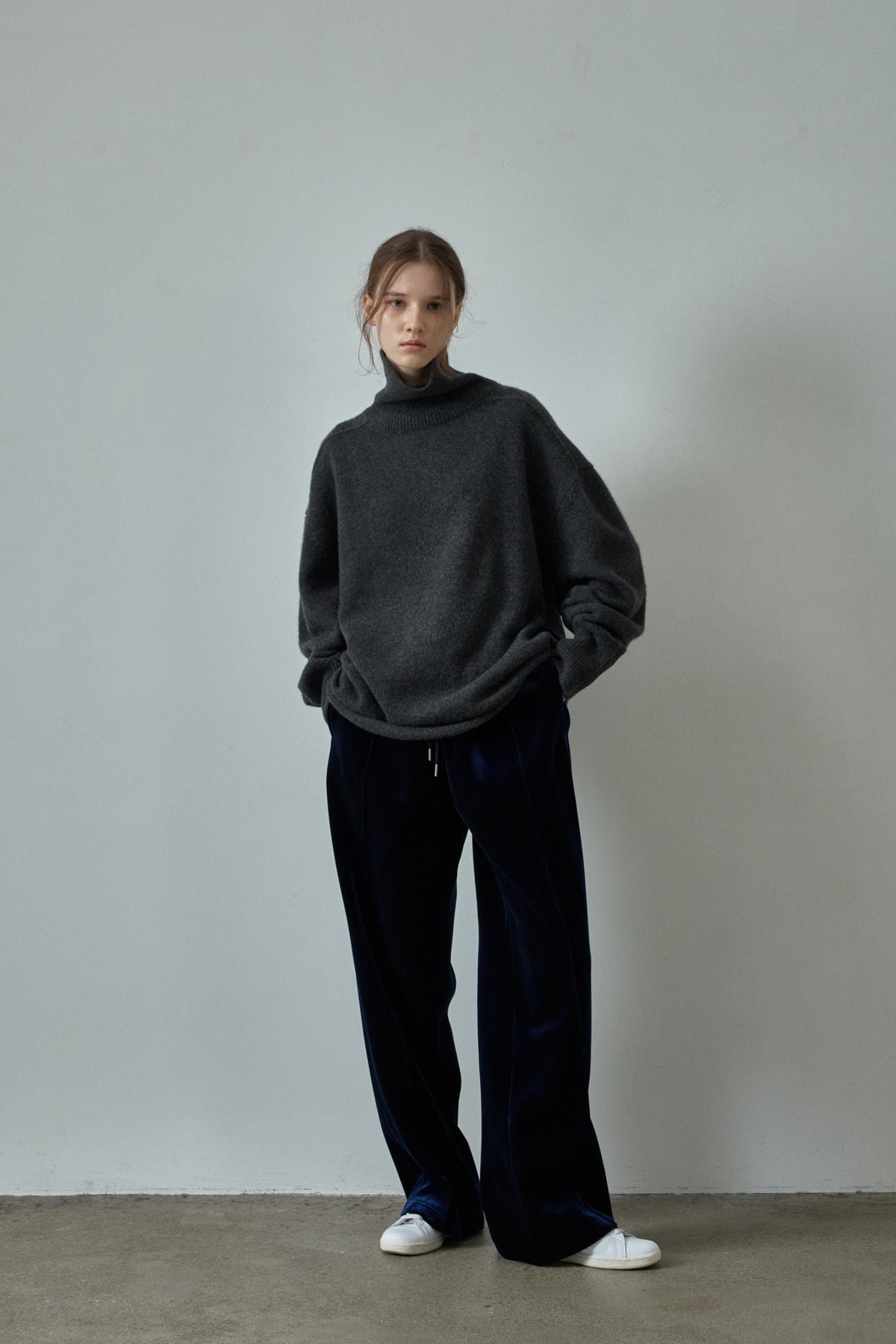Facade Pattern Relaxed Velvet Pants navy