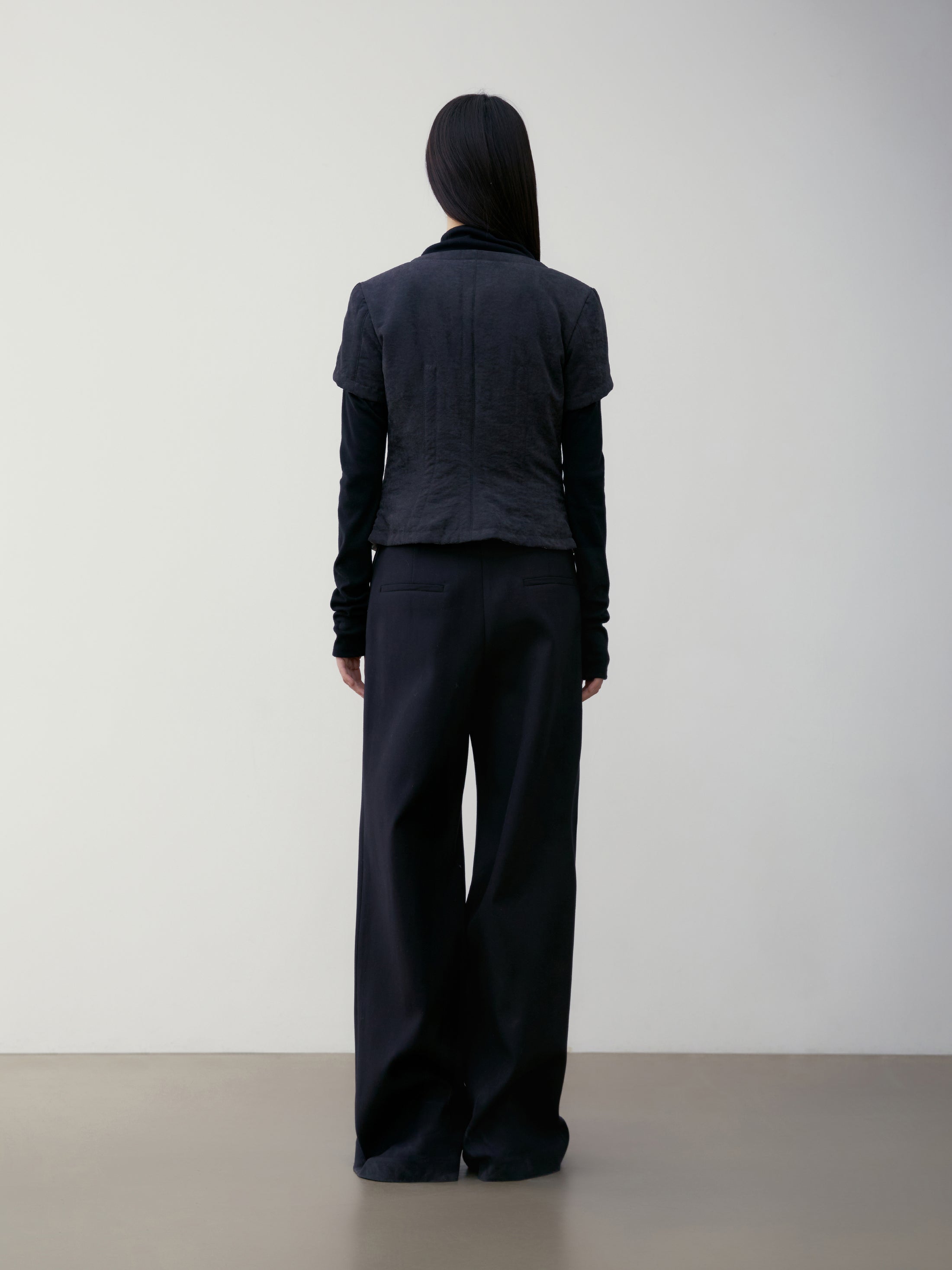 [low_classic] WIDE WOOL TROUSER
BLACK