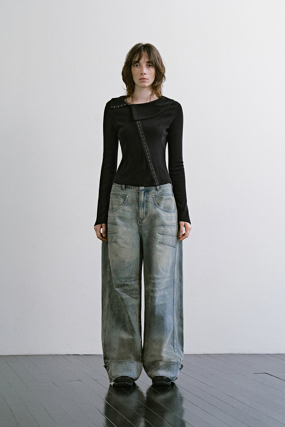 Treemingbird Asymmetric Hook Long Sleeve Top Black