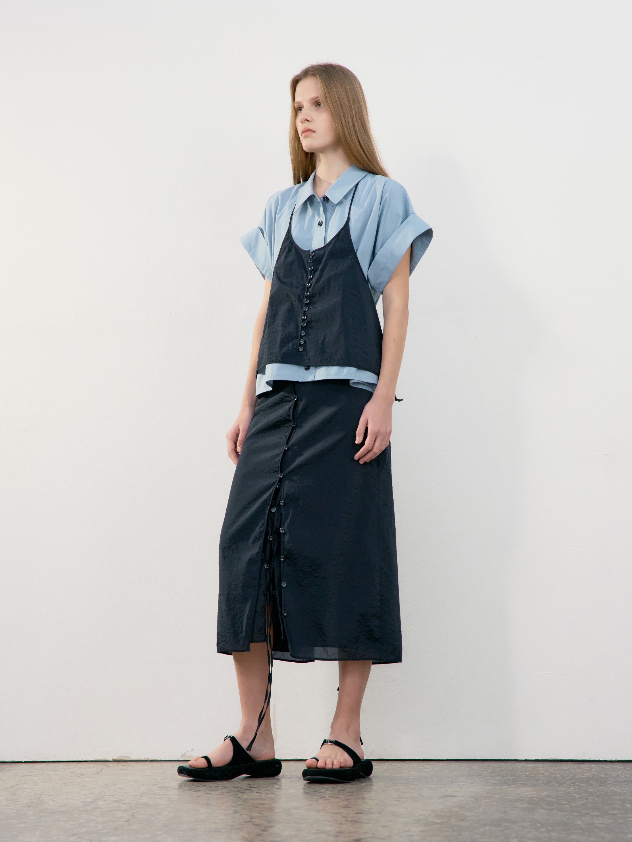 Low Classic See-Through Button Loop Skirt Black