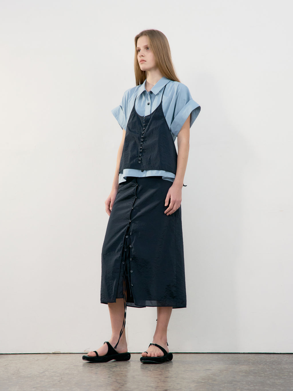 Low Classic See-Through Button Loop Skirt Black