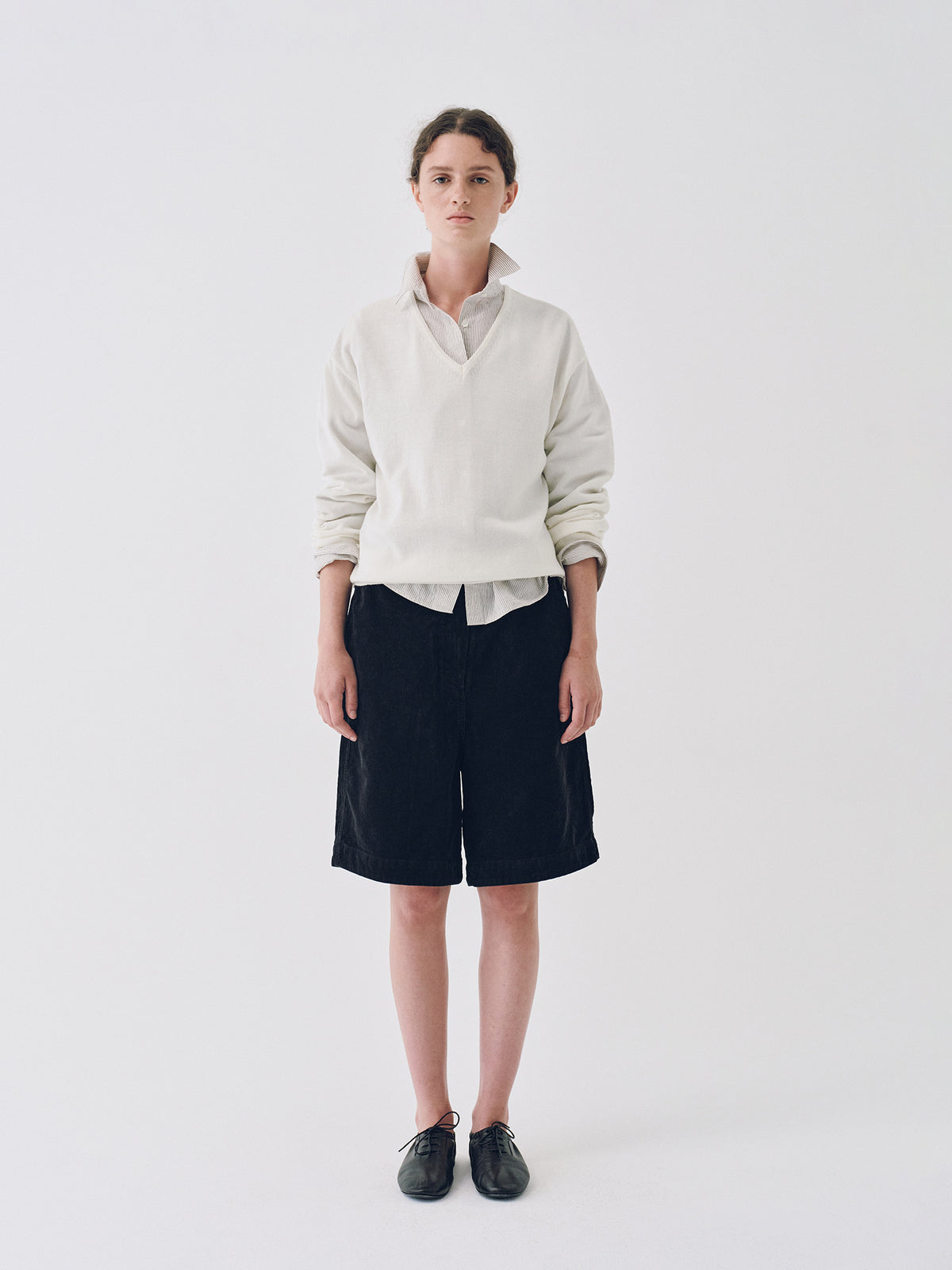 Nothing Written Charlotte v-neck pullover (Clean White)