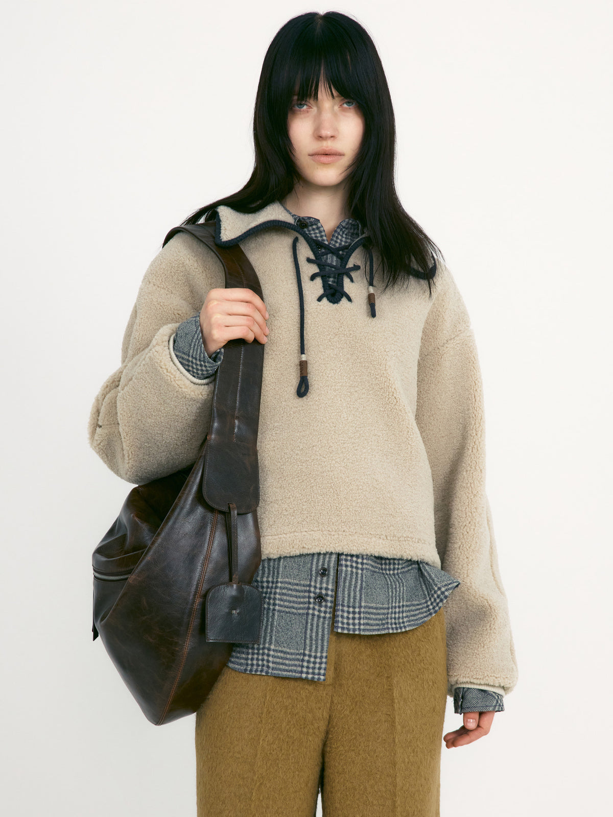 Low Classic Fleece Lace Up Anorak Beige