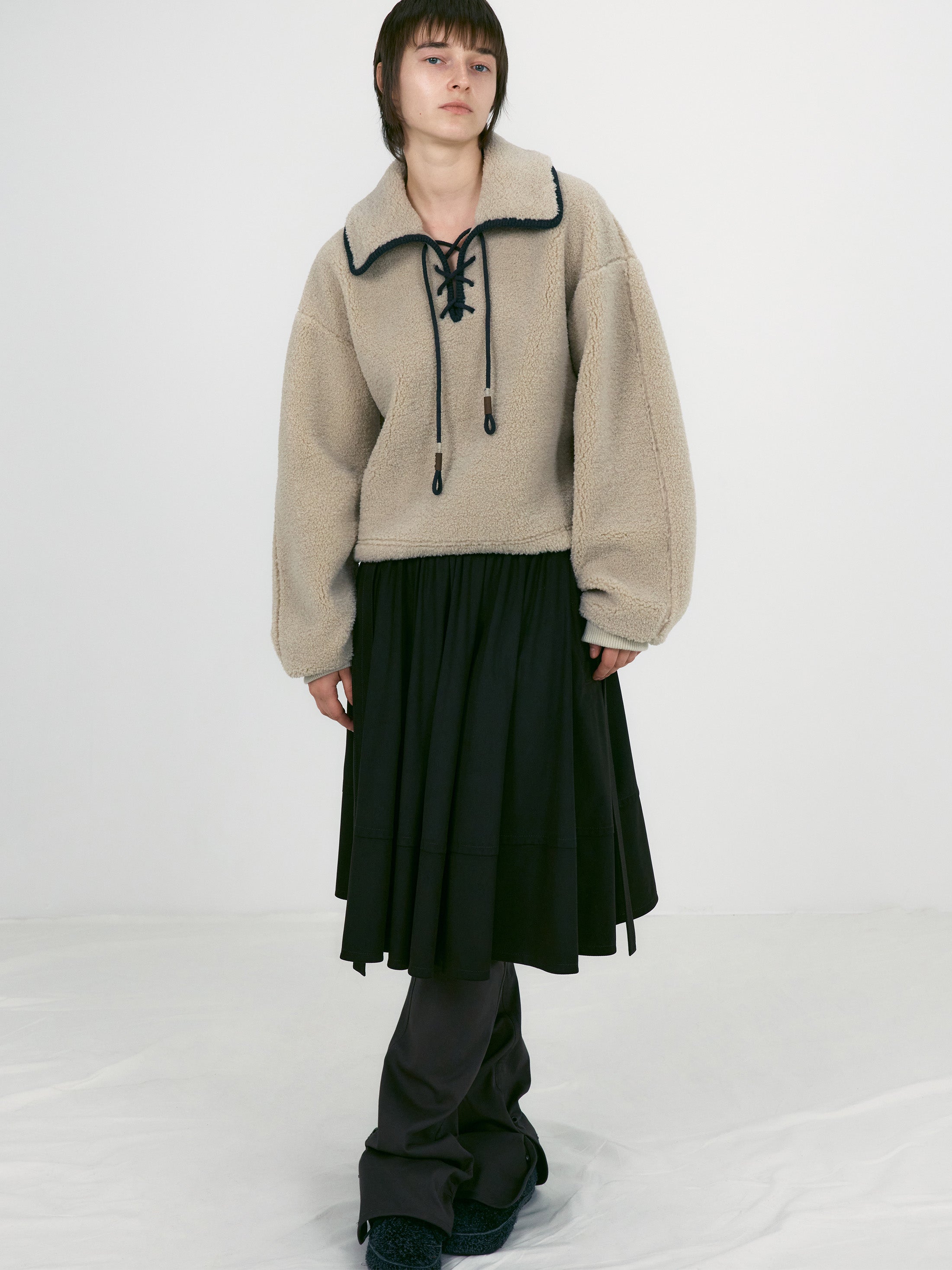 [low_classic] Slit Hem Slim-Fit Pants
Brown