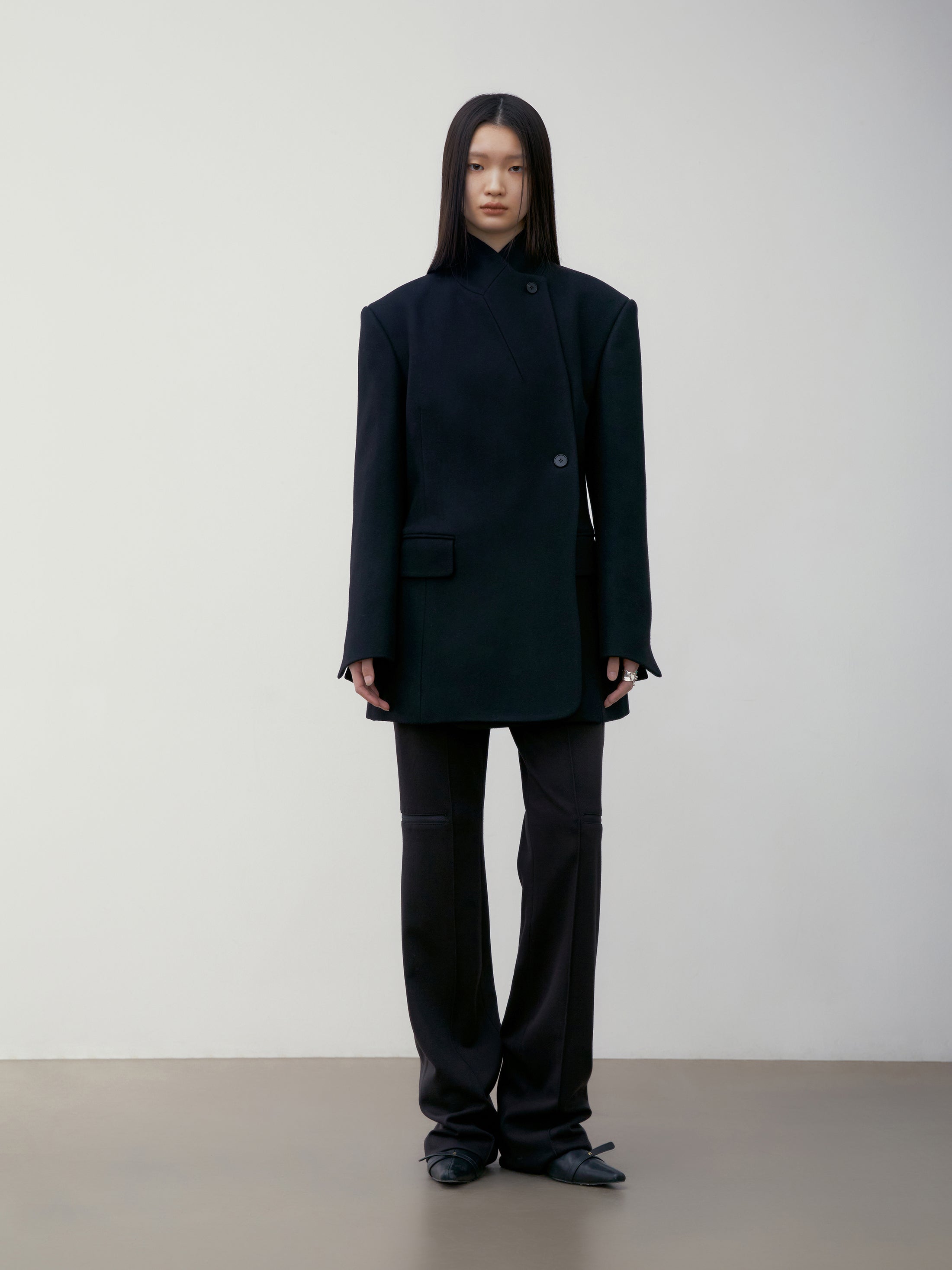 [low_classic] BOOTCUT ZIP-UP PANTS
BLACK