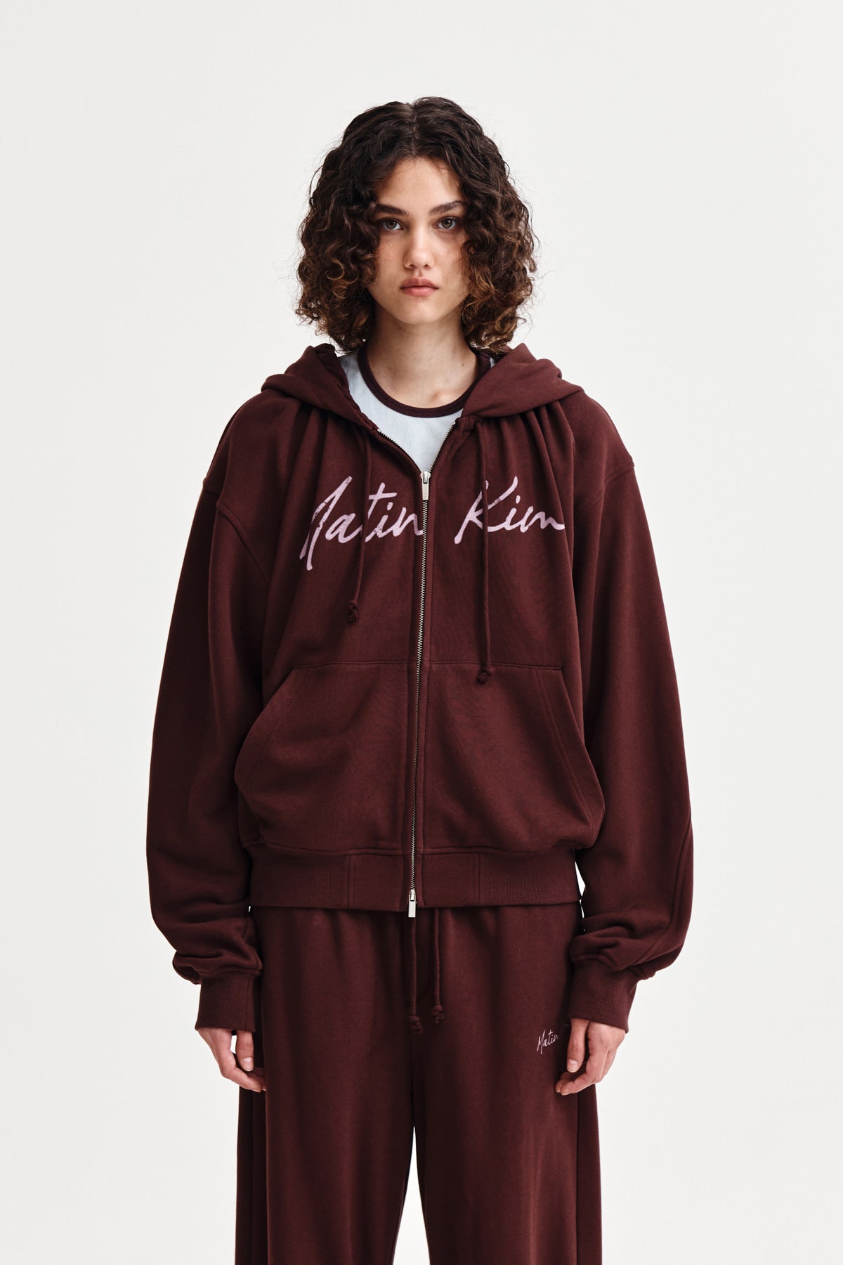 [matinkim] DRAWSTRING POINT ZIP UP HOODY IN BURGUNDY