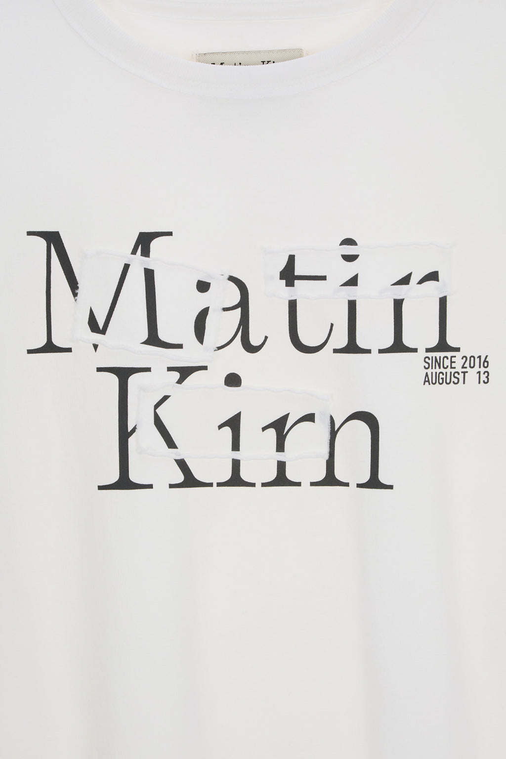 [matinkim] PATCH GRAPHIC LONG SLEEVE TOP IN WHITE