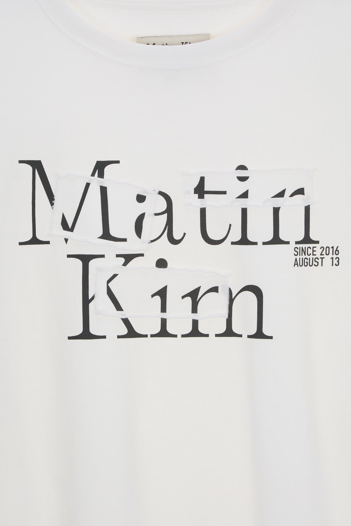[matinkim] PATCH GRAPHIC LONG SLEEVE TOP IN WHITE