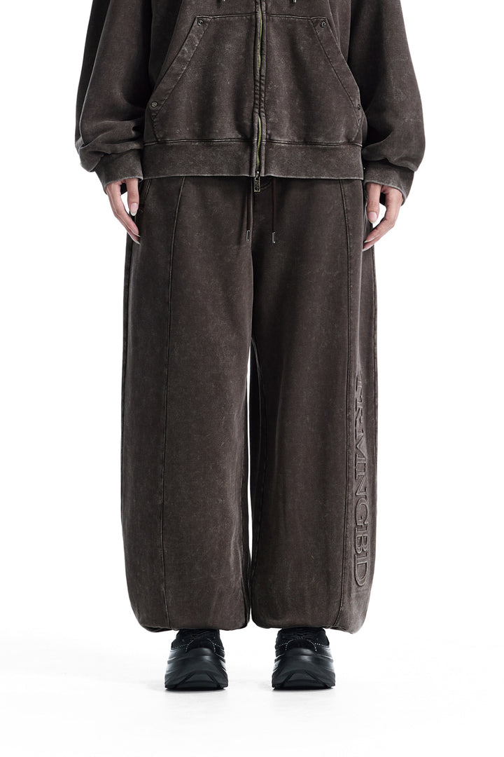 Treemingbird Embossed Logo Set-Up Jogger Sweat Pants Brown