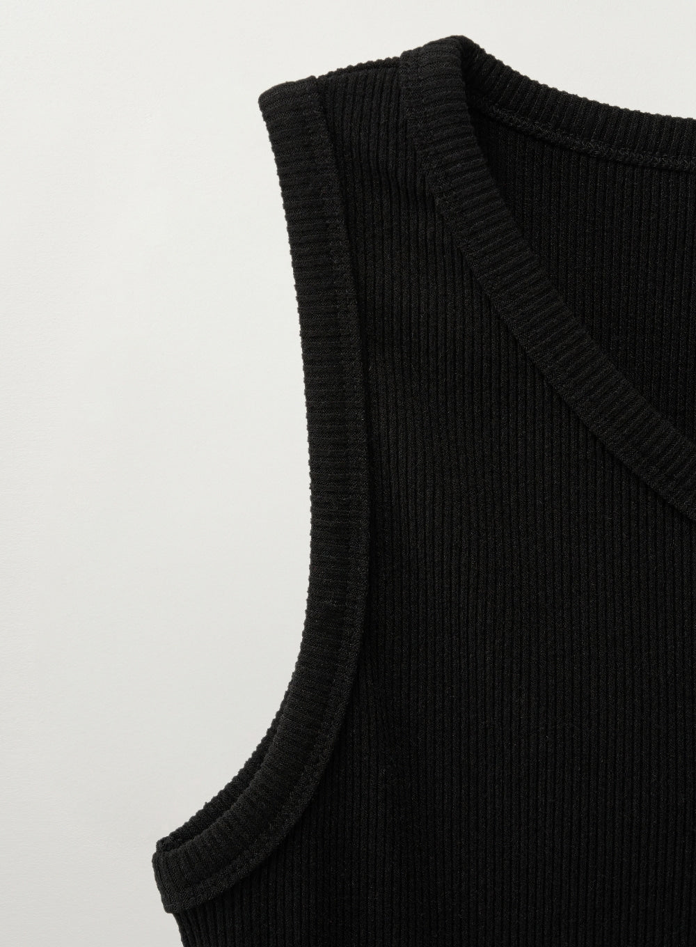 [satur] (W) Unbalance Neck Line Layered Sleeveless Top - Resort Black