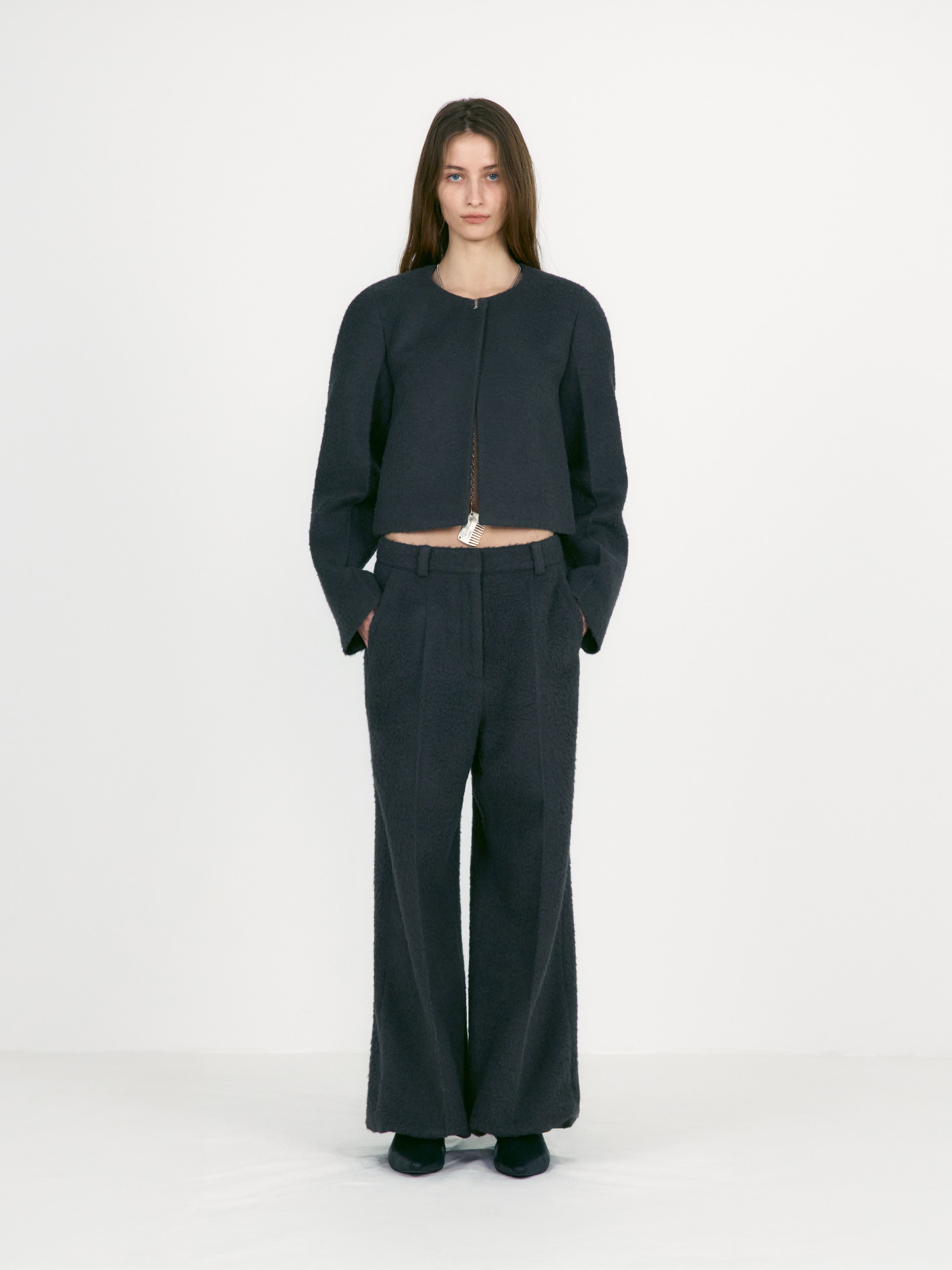 [low_classic] Hairy Boucle Wool Short Jacket
Greyish Purple