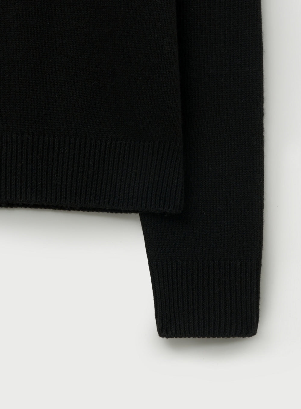 [satur] Loren Classic Logo Knit - Black