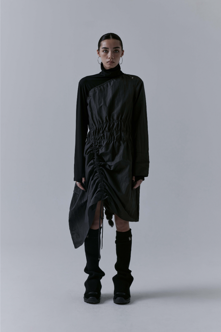 Treemingbird One-shoulder Oblique Shirring One-piece Charcoal