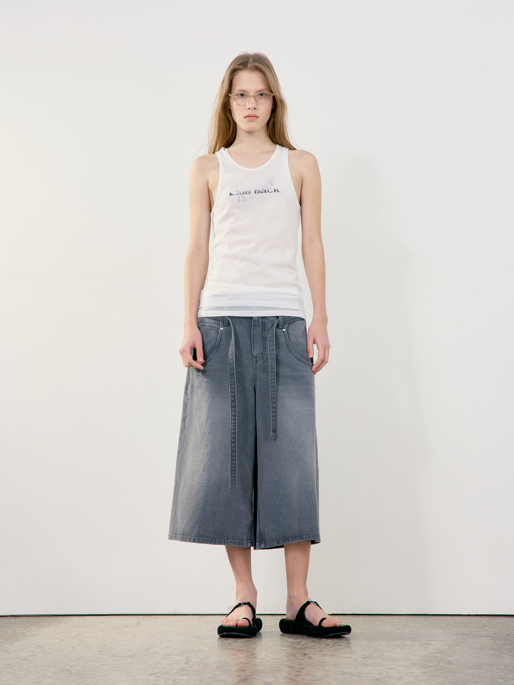 Low Classic Belted Denim Bermuda Pants Grey