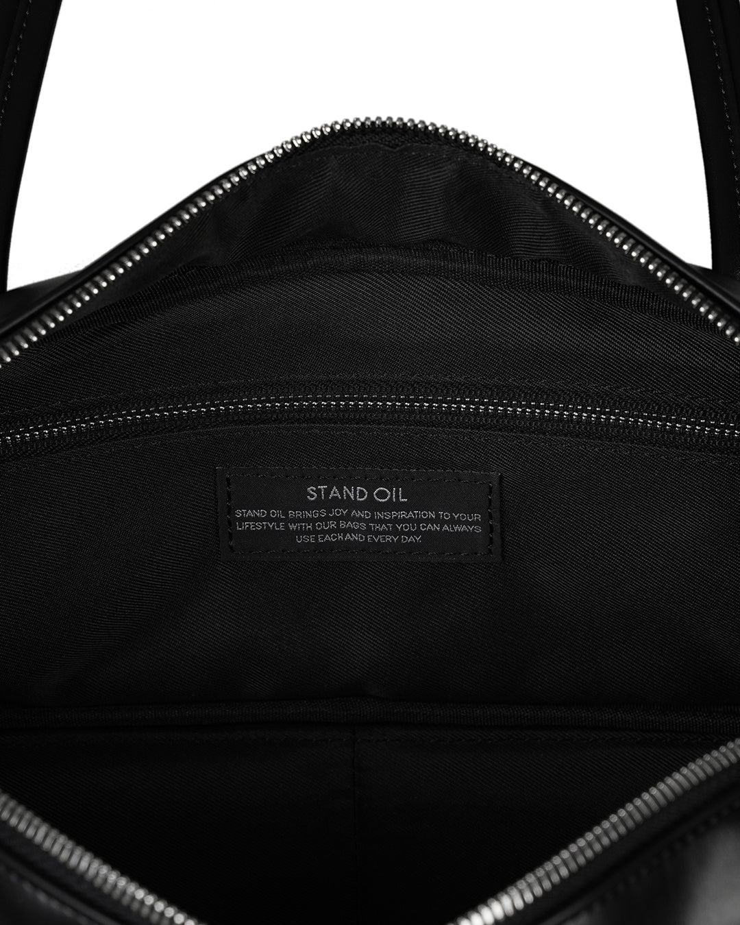 More Baguette Bag · 모어 바게트백 / 블랙

More Baguette Bag in Black
