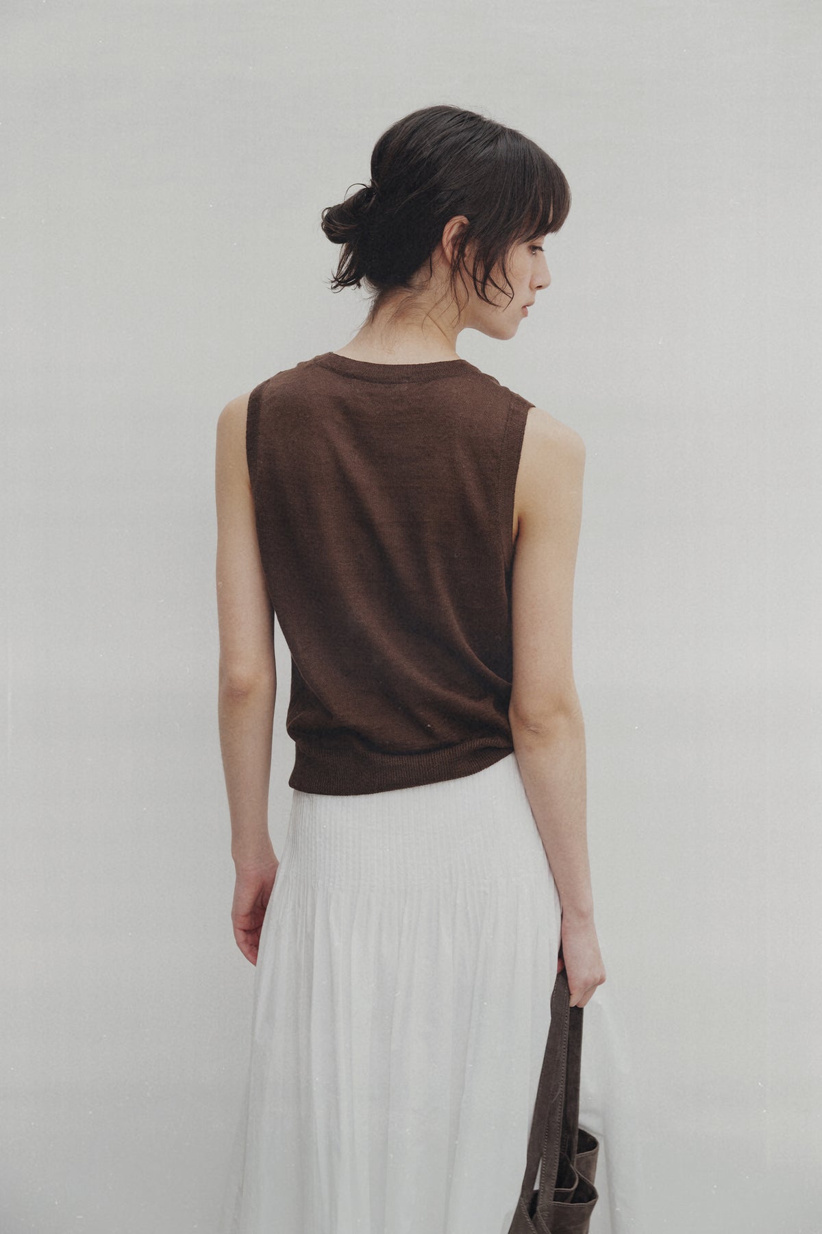 Nothing Written Rola linen sleeveless (Brown)
