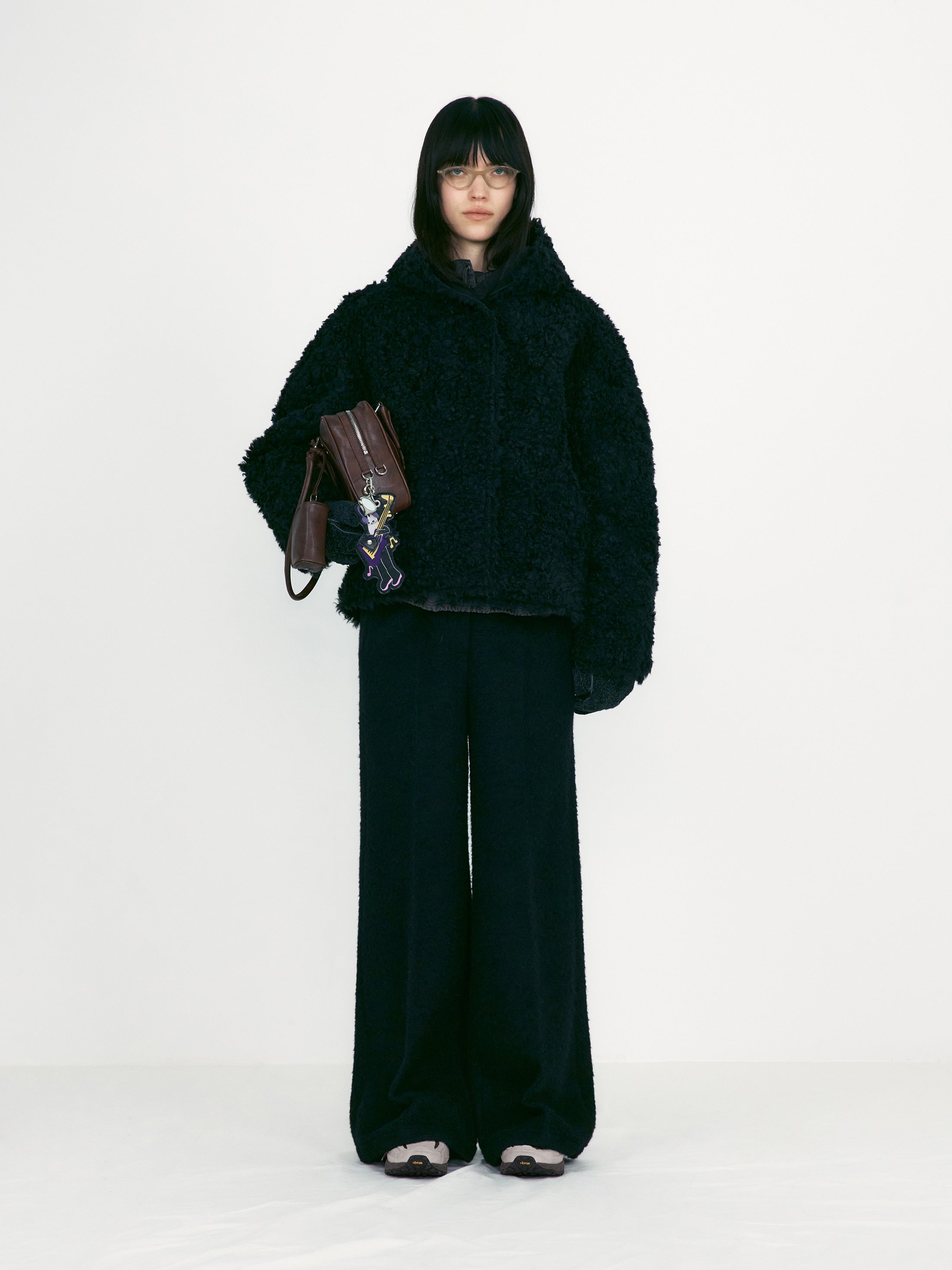 [low_classic] Reversible Duffle Short Coat - Fur
Black