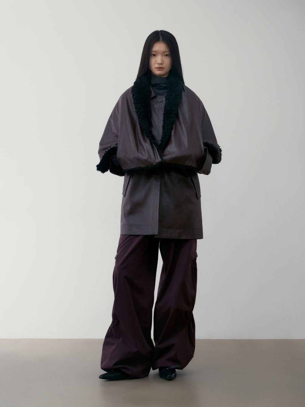 [low_classic] CREASED LEATHER COAT
BROWN