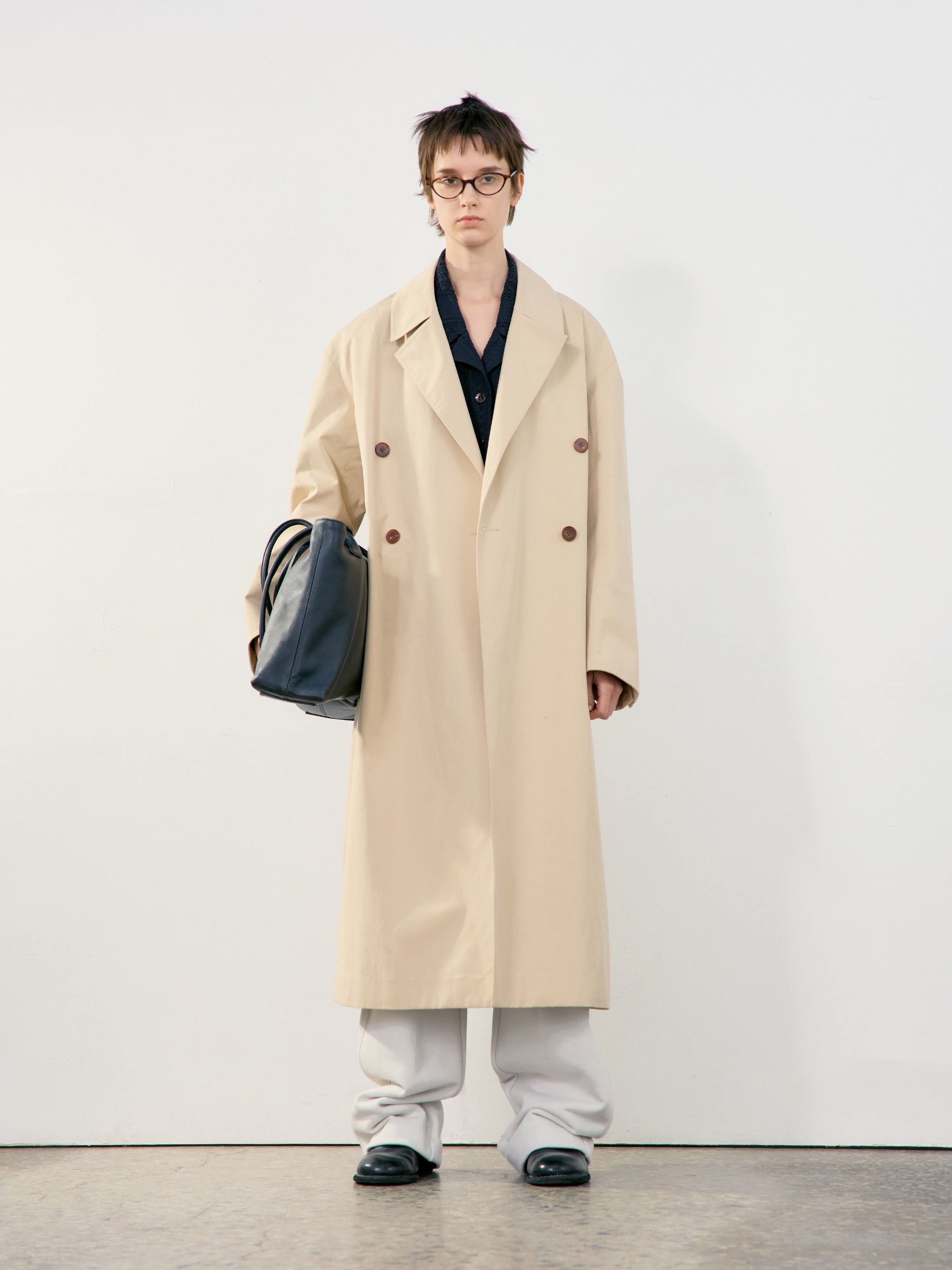 [low_classic] Double Trench Coat
Beige