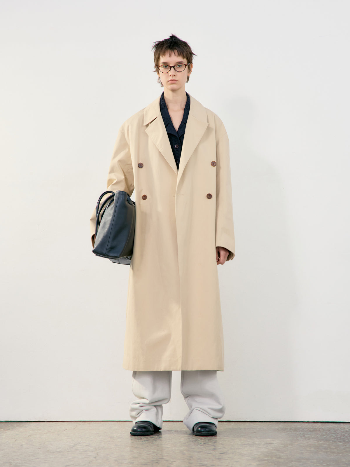 Low Classic Double Trench Coat Beige