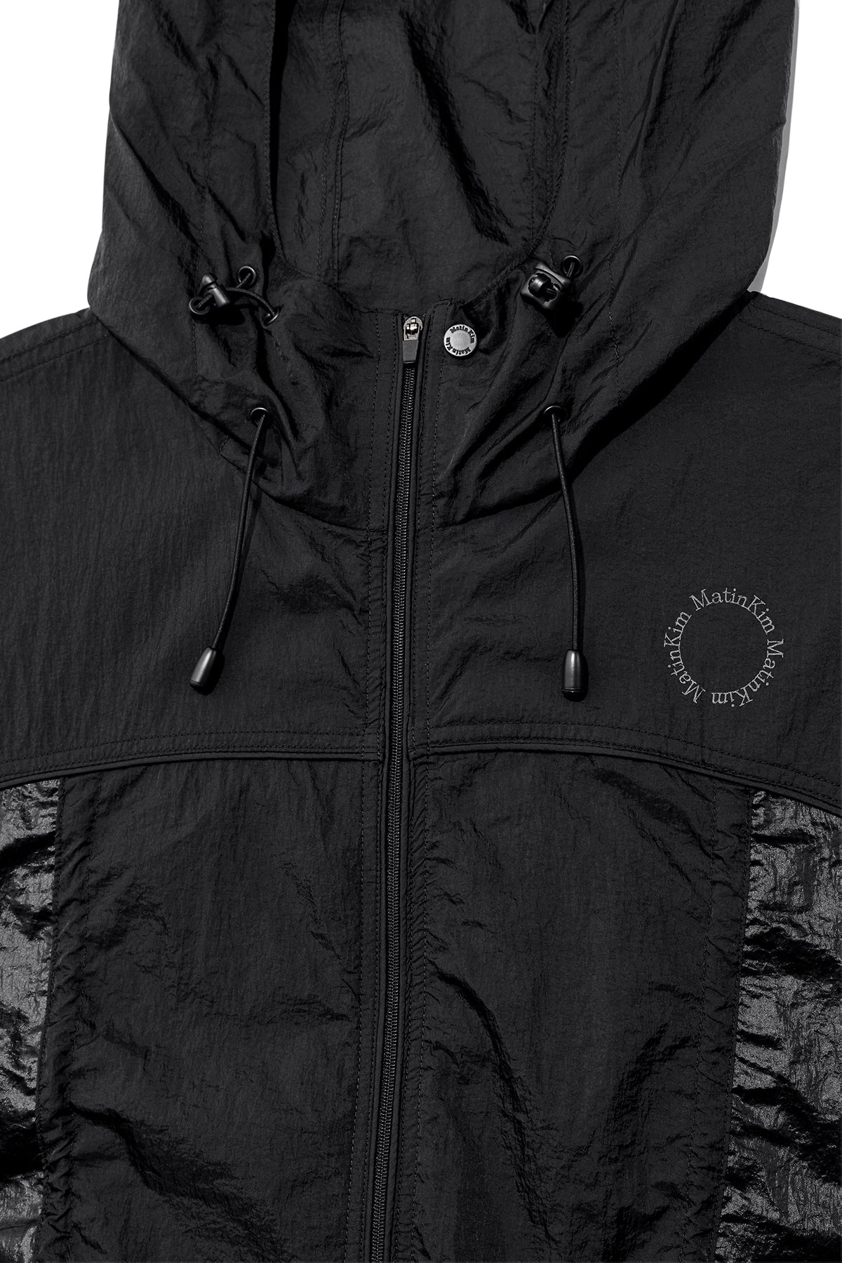 [matinkim] HOODY POINT CROP LIGHT WINDBREAKER IN BLACK